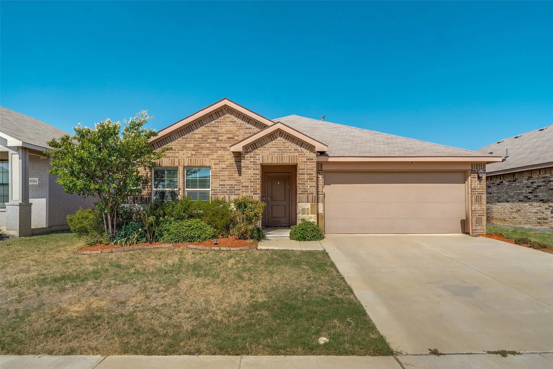 Single Family Residence For Sale in Tarrant County , 10368 Fort Teran Trail, Crowley, Texas 76036, 4 Bedroom, 2 Bathroom, 2 Garage spaces, 1,860 Sqft, built in 2021, mls#21362605, Real Estate Agent in Crowley, Homes For Sale in Tarrant county, Homes For Sale in Crowley, Realtor in Crowley Texas, Real Estate Brokerage Independent Realty Texas, Luminita Cordes Realtor