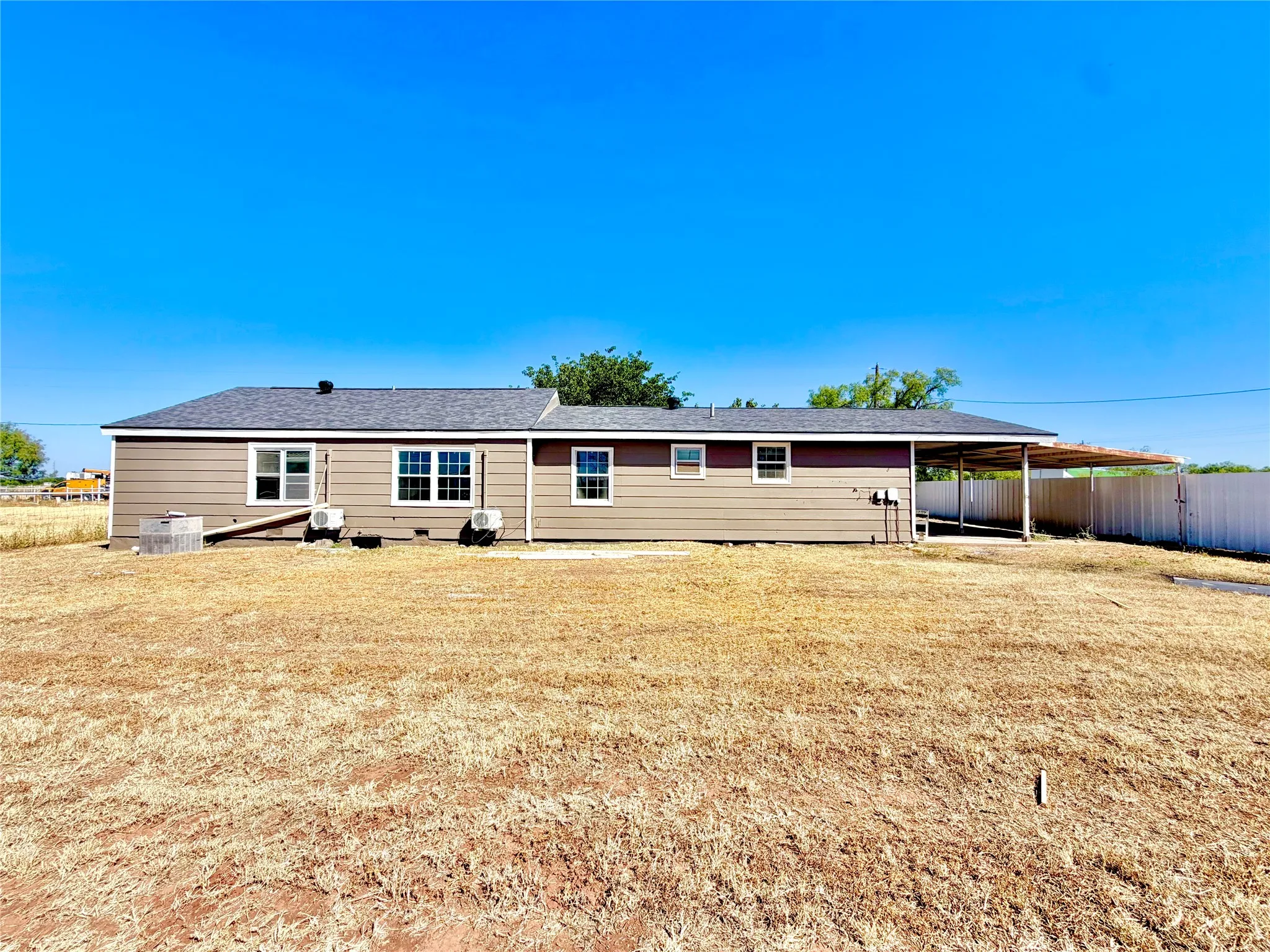 Single Family Residence For Sale in Jones County , 1220 Avenue G, Hawley, Texas 79525, 3 Bedroom, 2 Bathroom, Garage spaces, 2,000 Sqft, built in 1951, mls#21361852, Real Estate Agent in Hawley, Homes For Sale in Jones county, Homes For Sale in Hawley, Realtor in Hawley Texas, Real Estate Brokerage Independent Realty Texas, Luminita Cordes Realtor