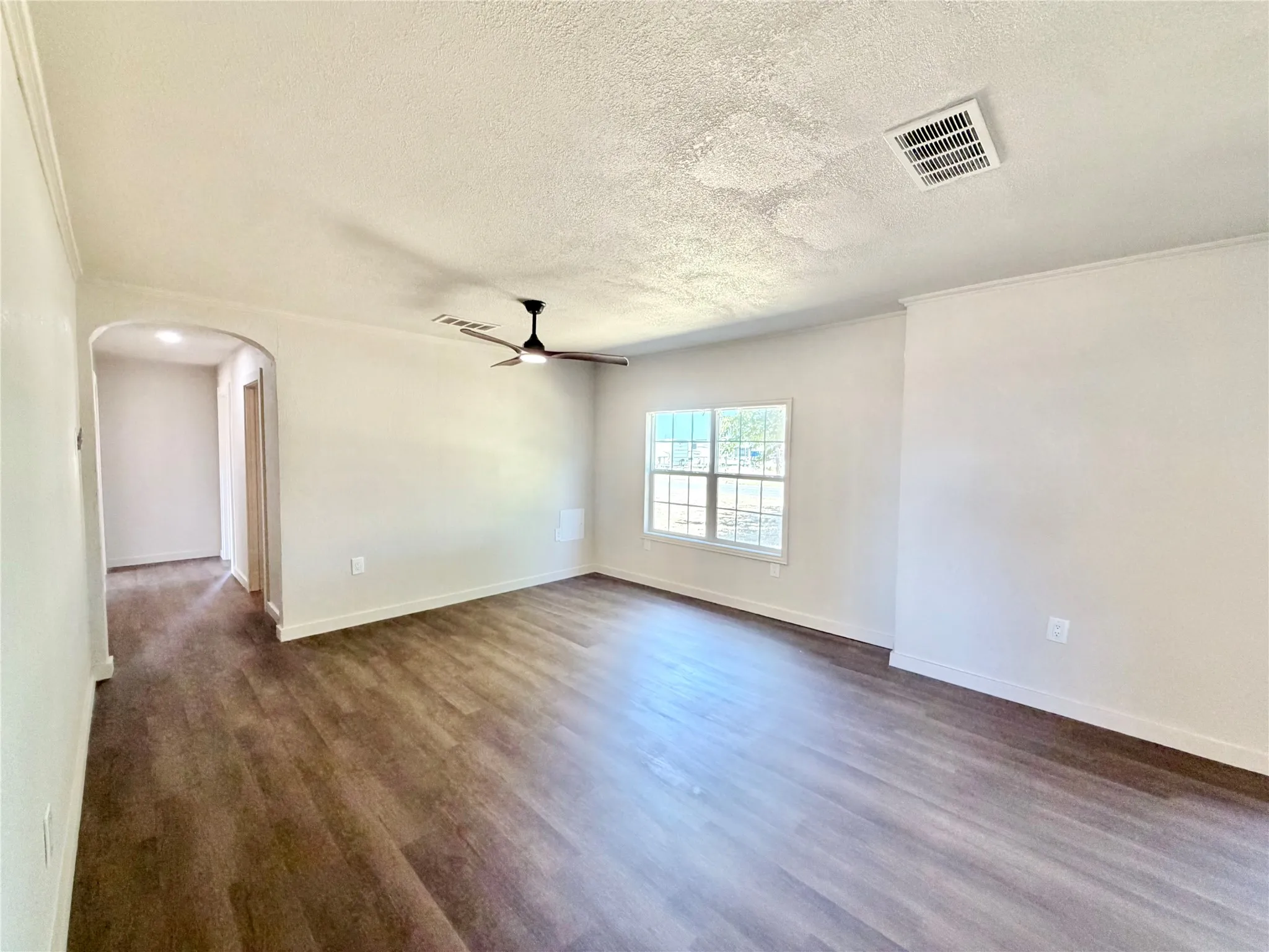Single Family Residence For Sale in Jones County , 1220 Avenue G, Hawley, Texas 79525, 3 Bedroom, 2 Bathroom, Garage spaces, 2,000 Sqft, built in 1951, mls#21361852, Real Estate Agent in Hawley, Homes For Sale in Jones county, Homes For Sale in Hawley, Realtor in Hawley Texas, Real Estate Brokerage Independent Realty Texas, Luminita Cordes Realtor