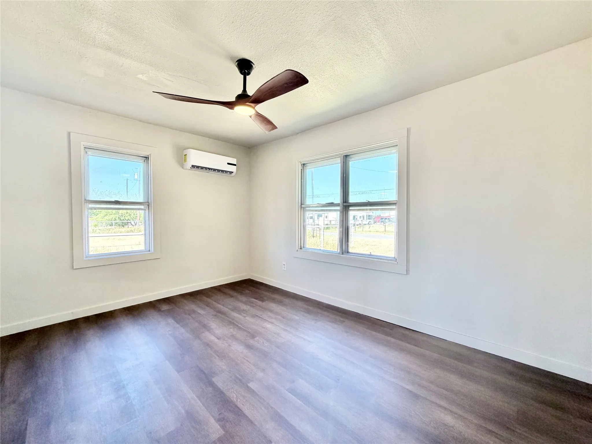 Single Family Residence For Sale in Jones County , 1220 Avenue G, Hawley, Texas 79525, 3 Bedroom, 2 Bathroom, Garage spaces, 2,000 Sqft, built in 1951, mls#21361852, Real Estate Agent in Hawley, Homes For Sale in Jones county, Homes For Sale in Hawley, Realtor in Hawley Texas, Real Estate Brokerage Independent Realty Texas, Luminita Cordes Realtor
