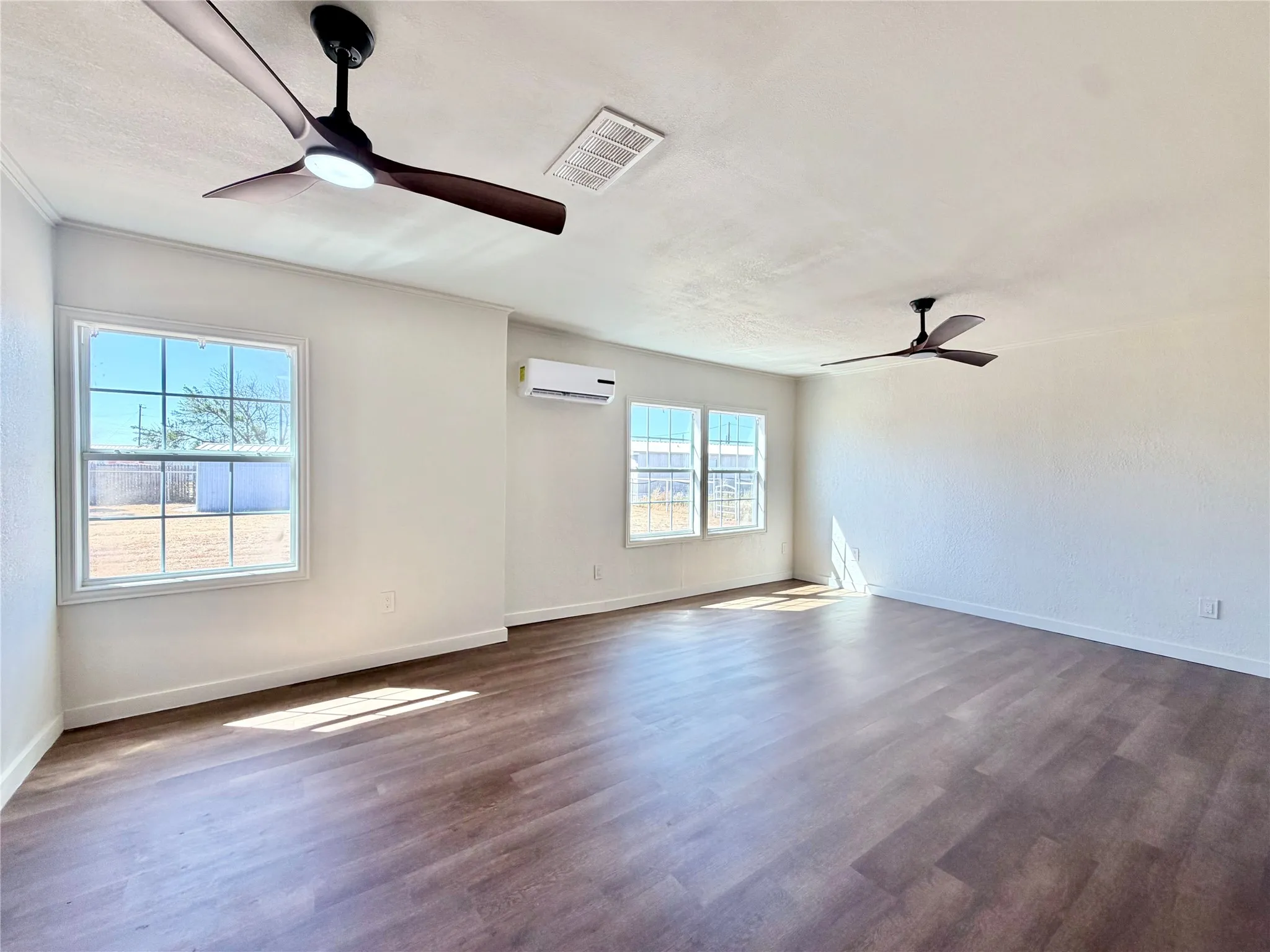 Single Family Residence For Sale in Jones County , 1220 Avenue G, Hawley, Texas 79525, 3 Bedroom, 2 Bathroom, Garage spaces, 2,000 Sqft, built in 1951, mls#21361852, Real Estate Agent in Hawley, Homes For Sale in Jones county, Homes For Sale in Hawley, Realtor in Hawley Texas, Real Estate Brokerage Independent Realty Texas, Luminita Cordes Realtor