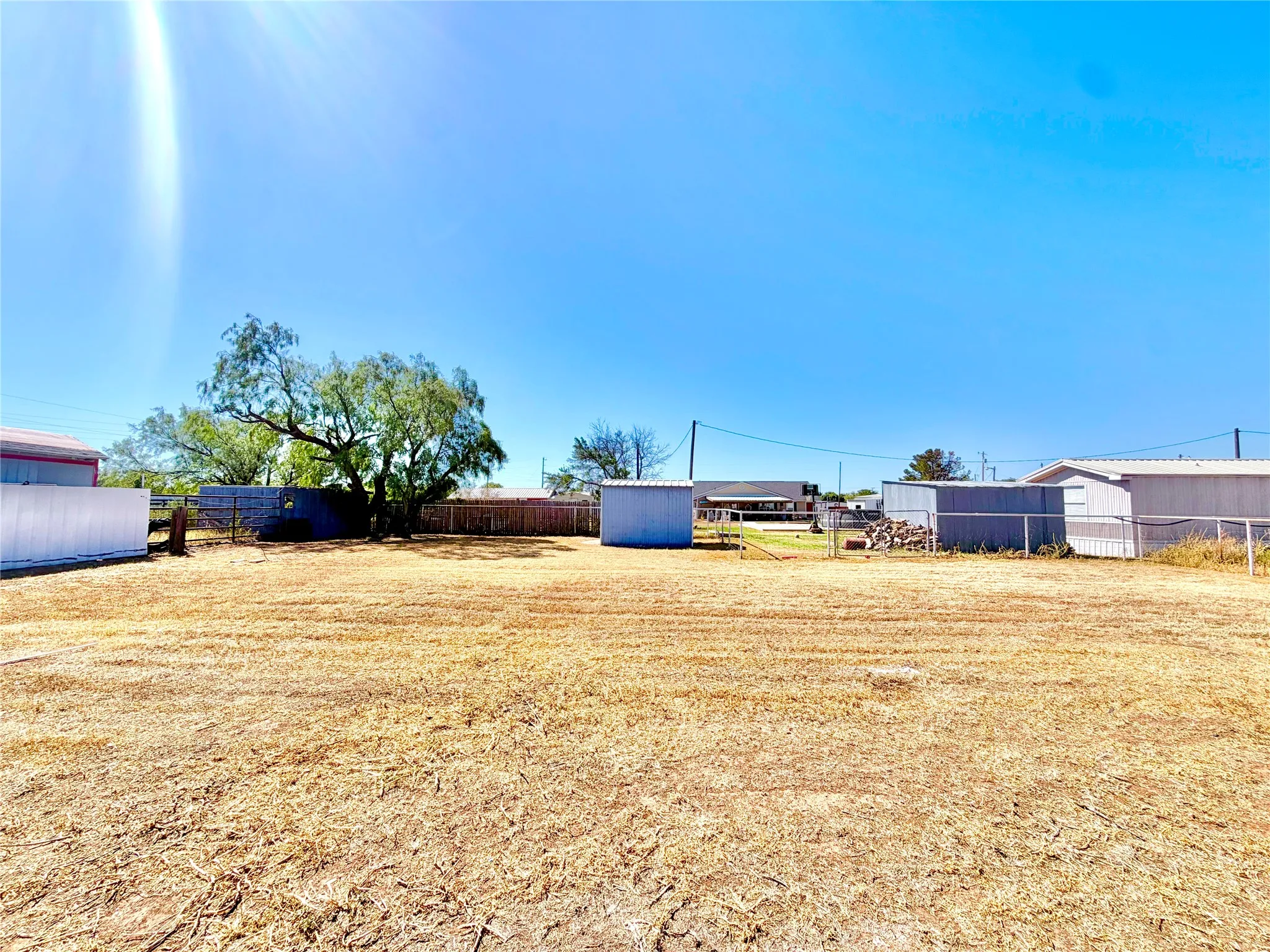 Single Family Residence For Sale in Jones County , 1220 Avenue G, Hawley, Texas 79525, 3 Bedroom, 2 Bathroom, Garage spaces, 2,000 Sqft, built in 1951, mls#21361852, Real Estate Agent in Hawley, Homes For Sale in Jones county, Homes For Sale in Hawley, Realtor in Hawley Texas, Real Estate Brokerage Independent Realty Texas, Luminita Cordes Realtor