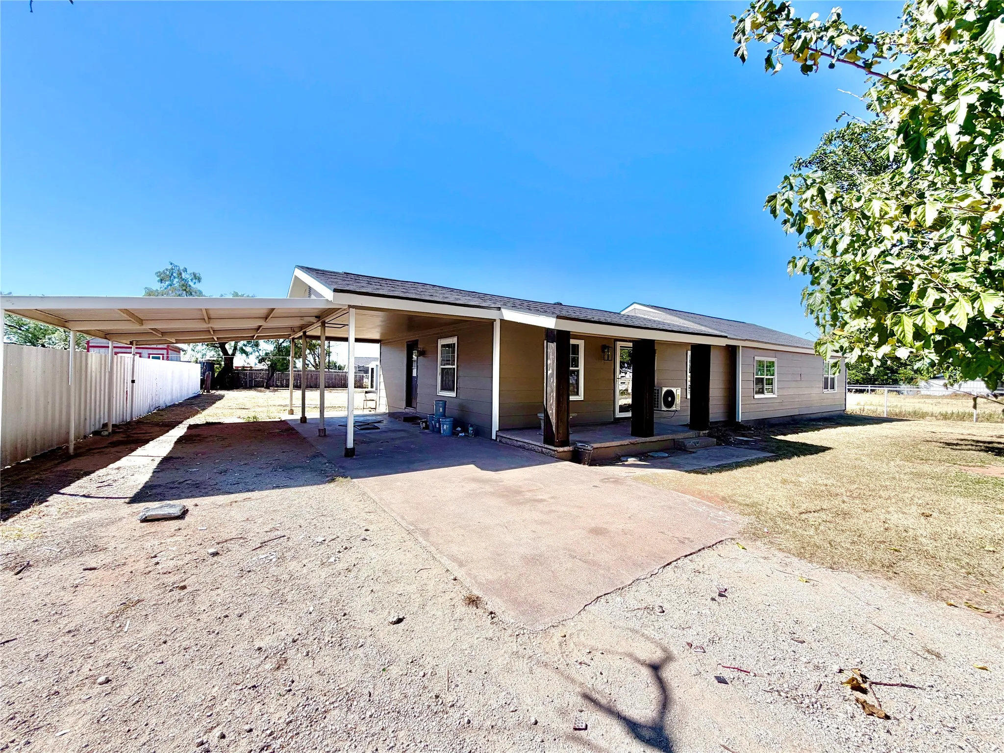 Single Family Residence For Sale in Jones County , 1220 Avenue G, Hawley, Texas 79525, 3 Bedroom, 2 Bathroom, Garage spaces, 2,000 Sqft, built in 1951, mls#21361852, Real Estate Agent in Hawley, Homes For Sale in Jones county, Homes For Sale in Hawley, Realtor in Hawley Texas, Real Estate Brokerage Independent Realty Texas, Luminita Cordes Realtor