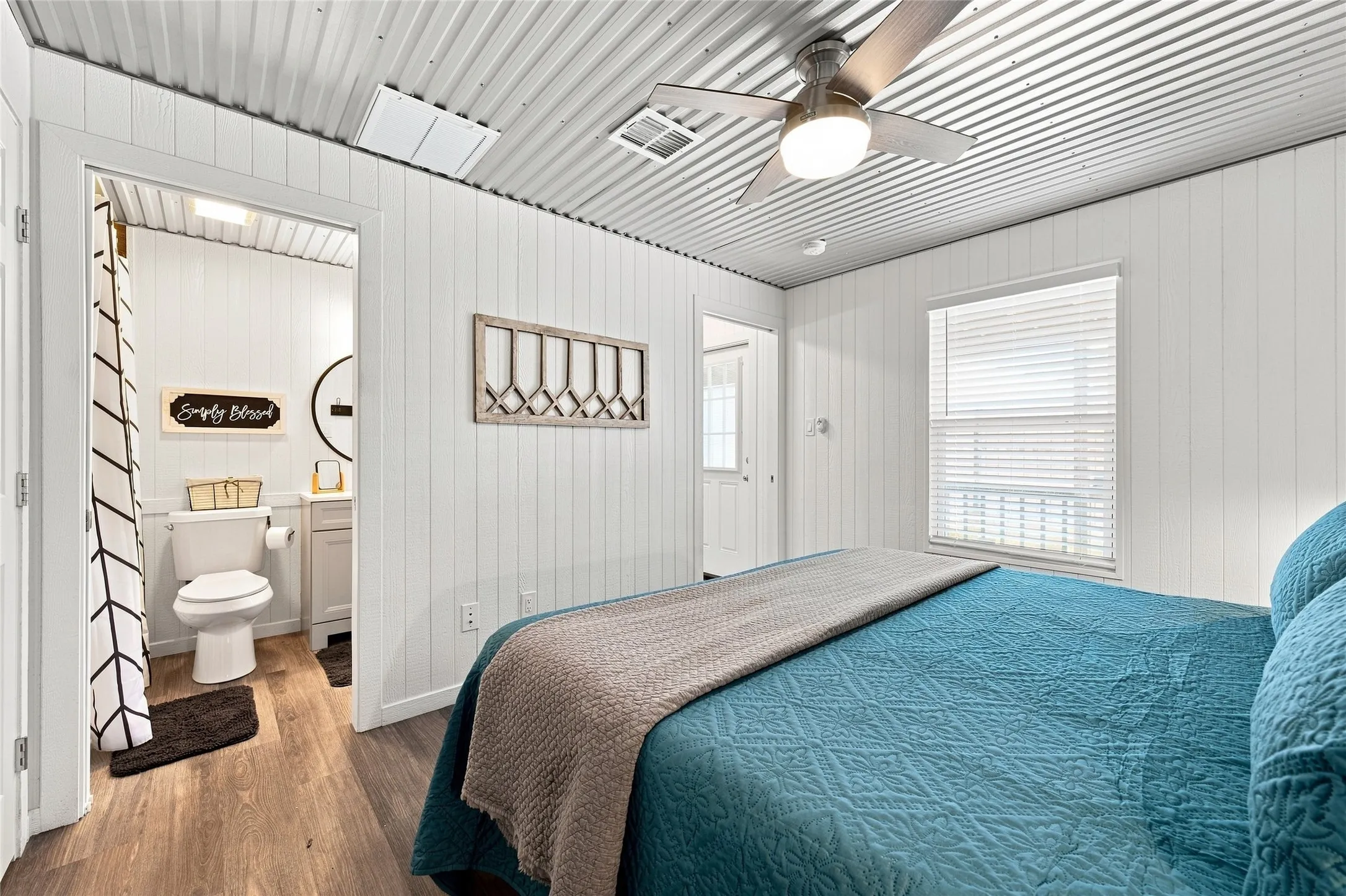 Single Family Residence For Sale in Bosque County , 427 County Road 1743, Clifton, Texas 76634, 2 Bedroom, 1 Bathroom, Garage spaces, 600 Sqft, built in 2022, mls#21361588, Real Estate Agent in Clifton, Homes For Sale in Bosque county, Homes For Sale in Clifton, Realtor in Clifton Texas, Real Estate Brokerage Independent Realty Texas, Luminita Cordes Realtor