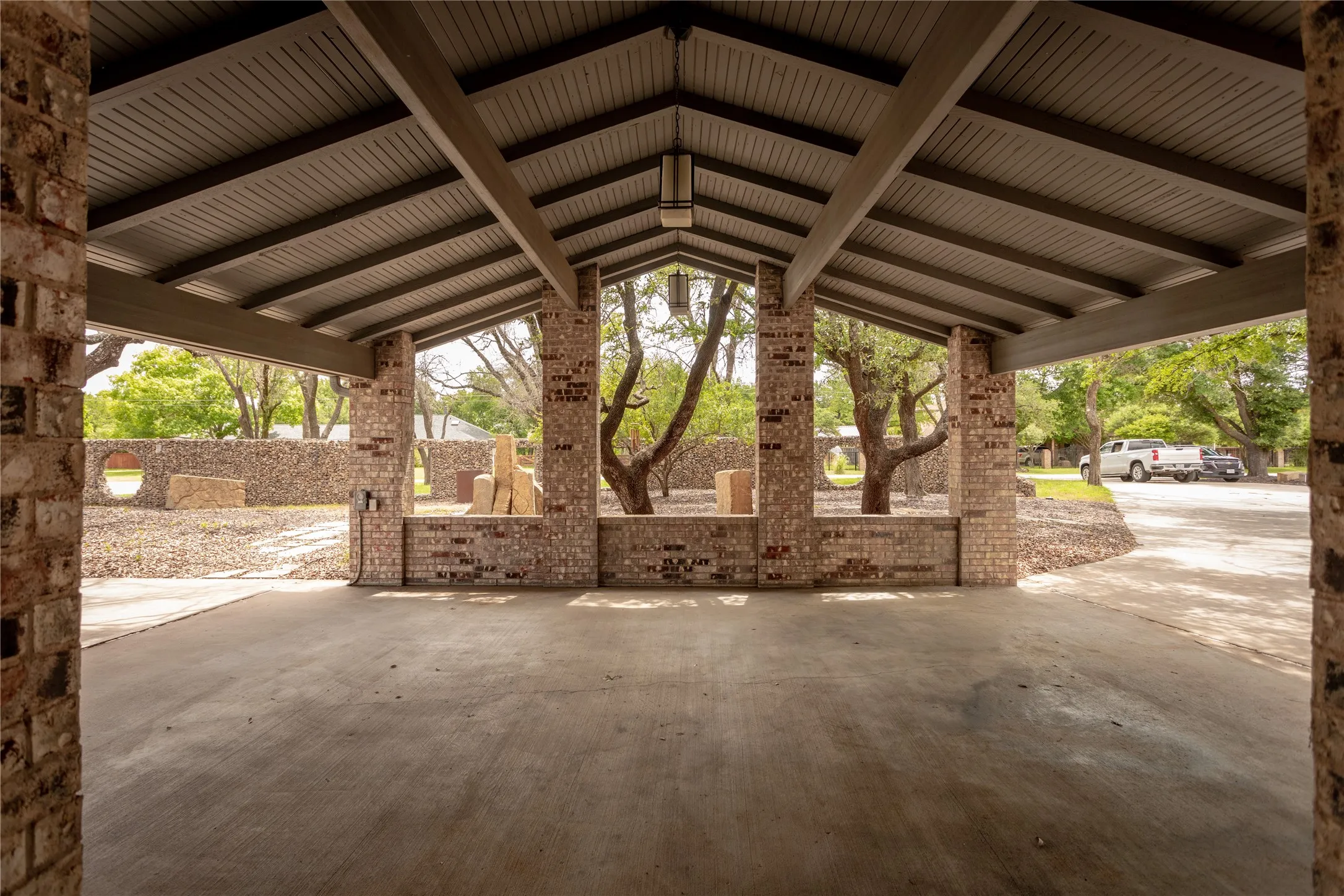 Single Family Residence For Sale in Parker County , 712 Squaw Creek Road, Willow Park, Texas 76087, 3 Bedroom, 3 Bathroom, 10 Garage spaces, 2,128 Sqft, built in 1976, Price $899,500, mls#21362606, Real Estate Agent in Willow Park, Homes For Sale in Parker county, Homes For Sale in Willow Park, Realtor in Willow Park Texas, Real Estate Brokerage Independent Realty Texas, Luminita Cordes Realtor