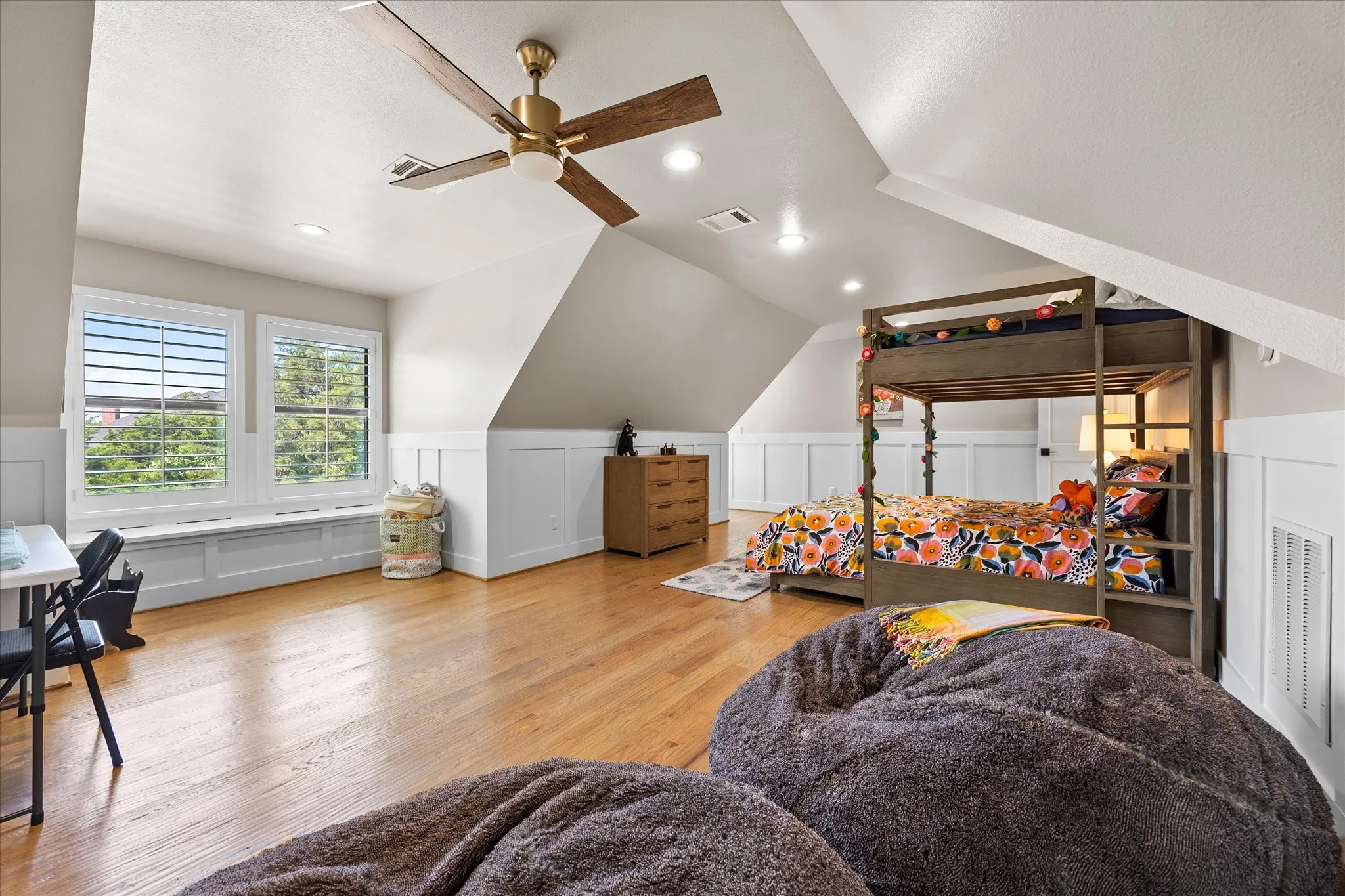 Single Family Residence For Sale in Rockwall County , 708 Wilford Way, Heath, Texas 75032, 4 Bedroom, 4 Bathroom, 5 Garage spaces, 4,617 Sqft, built in 2014, mls#21362440, Real Estate Agent in Heath, Homes For Sale in Rockwall county, Homes For Sale in Heath, Realtor in Heath Texas, Real Estate Brokerage Independent Realty Texas, Luminita Cordes Realtor