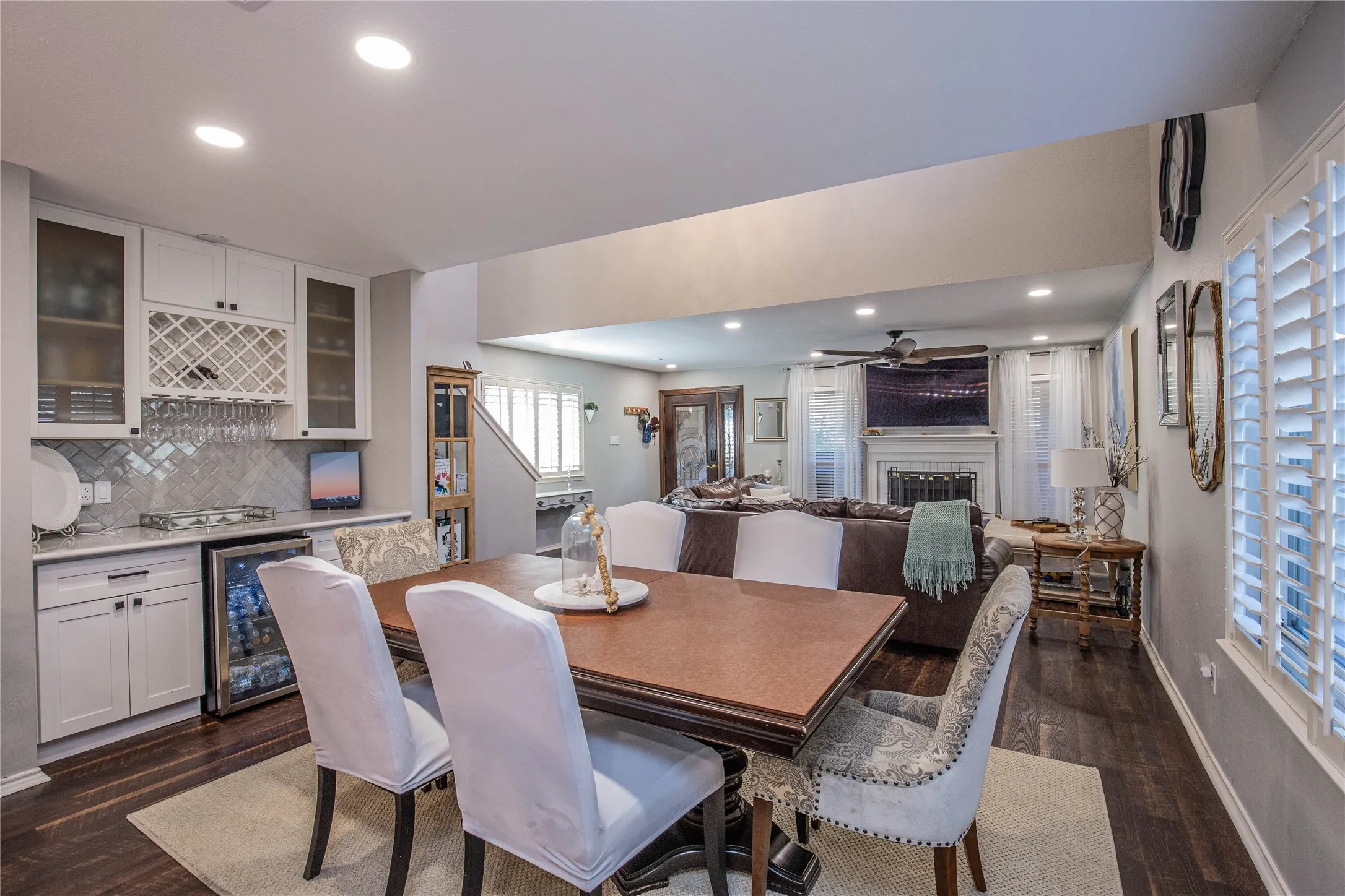 Condominium For Sale in Mc Lennan County , 135 Pleasant Grove Lane, Waco, Texas 76712, 3 Bedroom, 2 Bathroom, 1 Garage spaces, 1,786 Sqft, built in 1985, Price $295,000, mls#21362141, Real Estate Agent in Waco, Homes For Sale in Mc Lennan county, Homes For Sale in Waco, Realtor in Waco Texas, Real Estate Brokerage Independent Realty Texas, Luminita Cordes Realtor