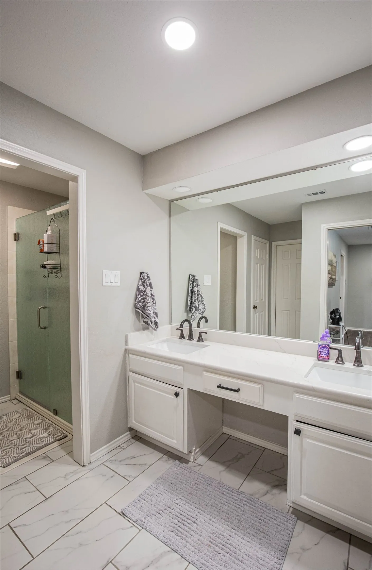 Condominium For Sale in Mc Lennan County , 135 Pleasant Grove Lane, Waco, Texas 76712, 3 Bedroom, 2 Bathroom, 1 Garage spaces, 1,786 Sqft, built in 1985, Price $295,000, mls#21362141, Real Estate Agent in Waco, Homes For Sale in Mc Lennan county, Homes For Sale in Waco, Realtor in Waco Texas, Real Estate Brokerage Independent Realty Texas, Luminita Cordes Realtor