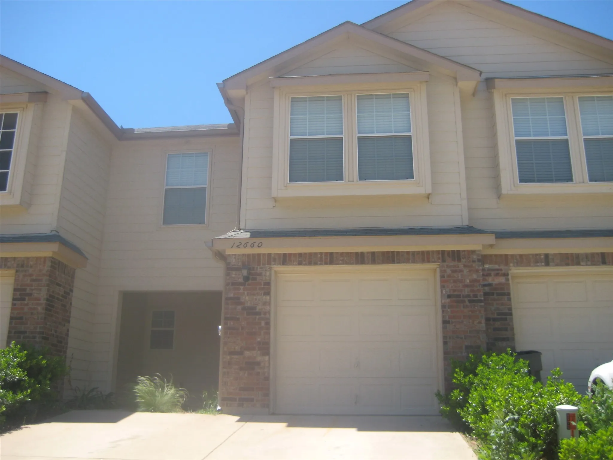 Townhouse For Rent in Tarrant County , 12660 Bay Avenue, Fort Worth, Texas 76040, 3 Bedroom, 3 Bathroom, 1 Garage spaces, 1,760 Sqft, built in 2007, mls#21362614, Real Estate Agent in Fort Worth, Homes For Rent in Tarrant county, Homes For Rent in Fort Worth, Realtor in Fort Worth Texas, Real Estate Brokerage Independent Realty Texas, Luminita Cordes Realtor