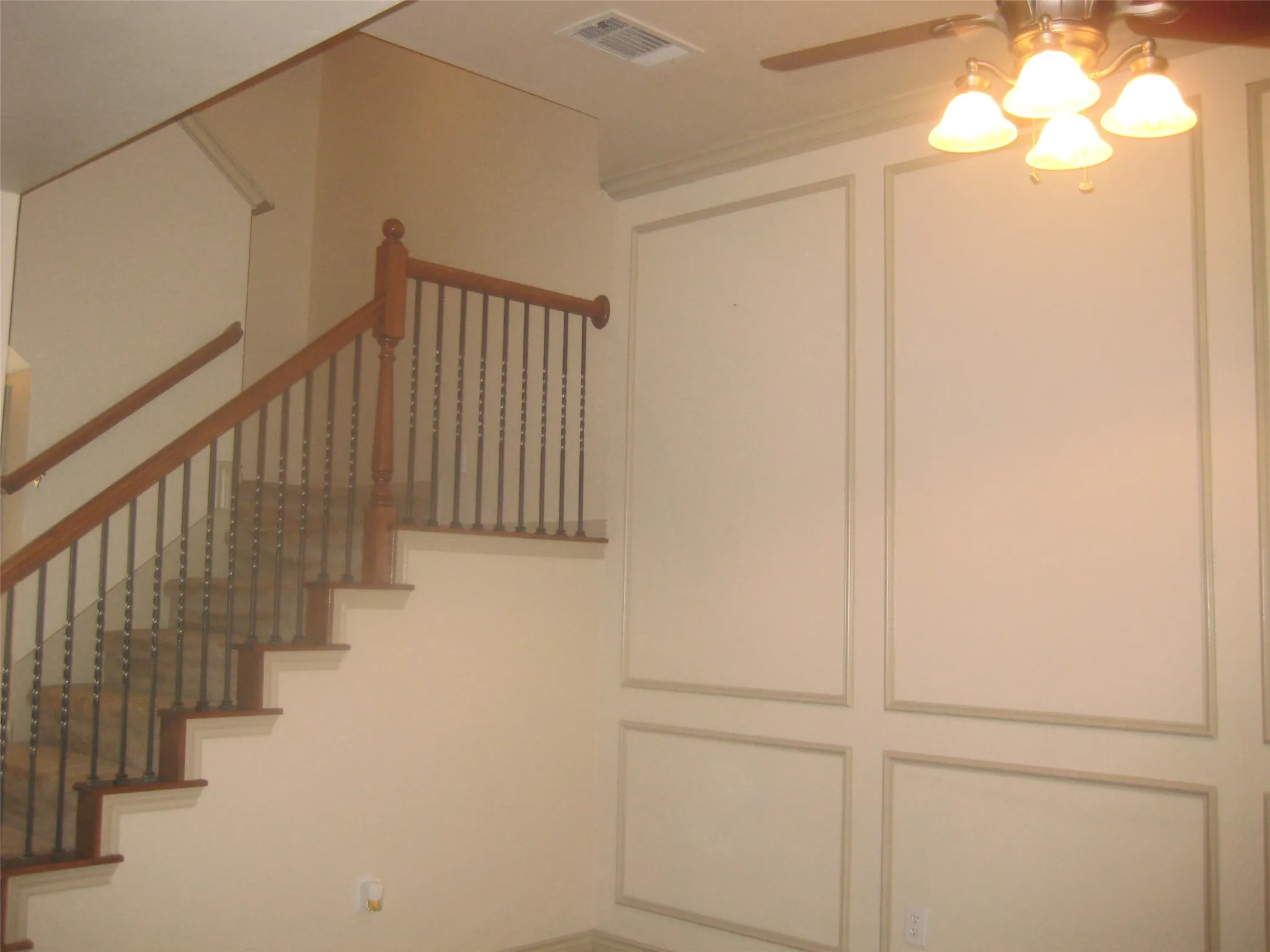 Townhouse For Rent in Tarrant County , 12660 Bay Avenue, Fort Worth, Texas 76040, 3 Bedroom, 3 Bathroom, 1 Garage spaces, 1,760 Sqft, built in 2007, mls#21362614, Real Estate Agent in Fort Worth, Homes For Rent in Tarrant county, Homes For Rent in Fort Worth, Realtor in Fort Worth Texas, Real Estate Brokerage Independent Realty Texas, Luminita Cordes Realtor