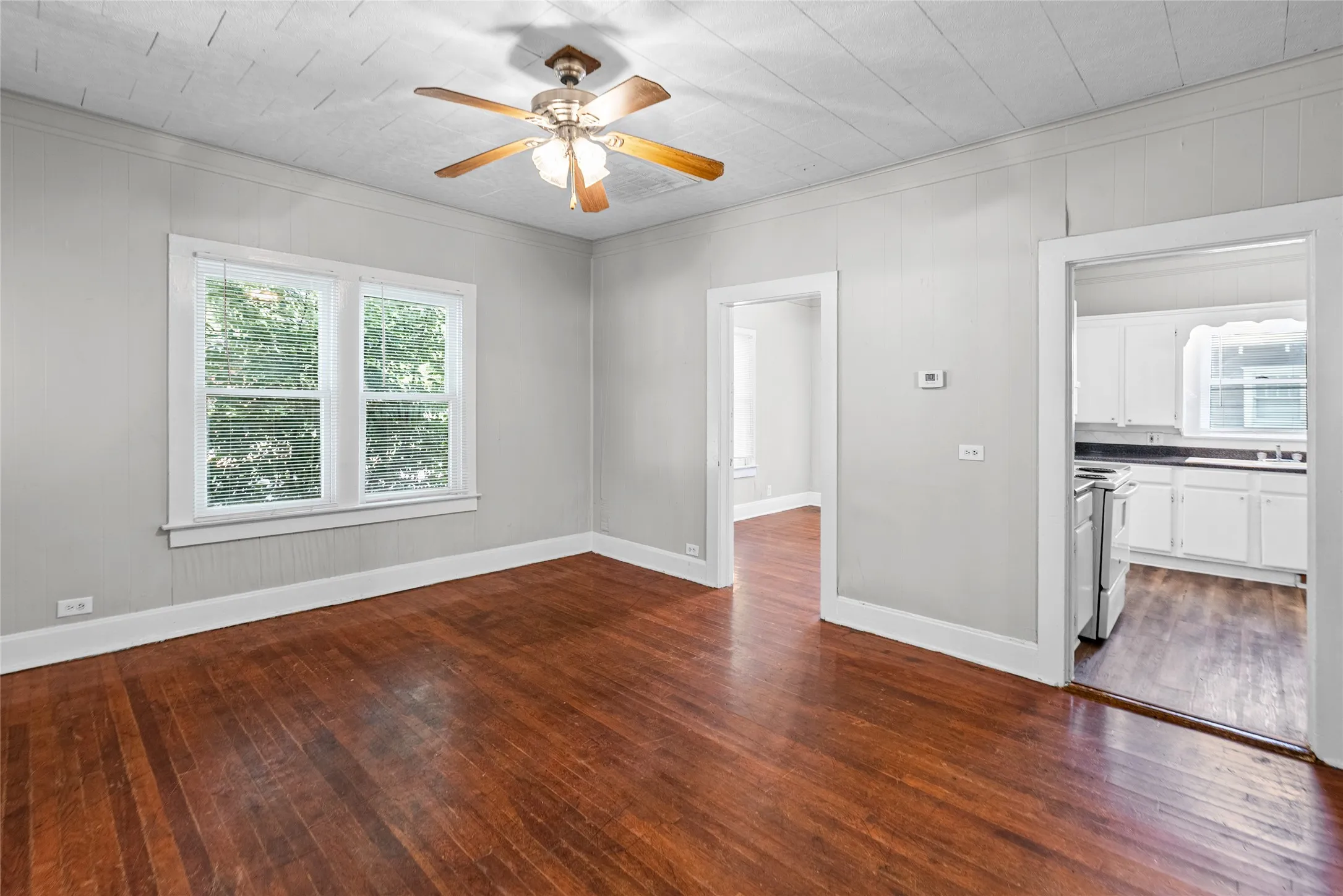 Duplex For Sale in Hunt County , 1406 Sycamore Street, Commerce, Texas 75428, 5 Bedroom, 3 Bathroom, Garage spaces, 0 Sqft, built in 1943, mls#21362014, Real Estate Agent in Commerce, Homes For Sale in Hunt county, Homes For Sale in Commerce, Realtor in Commerce Texas, Real Estate Brokerage Independent Realty Texas, Luminita Cordes Realtor
