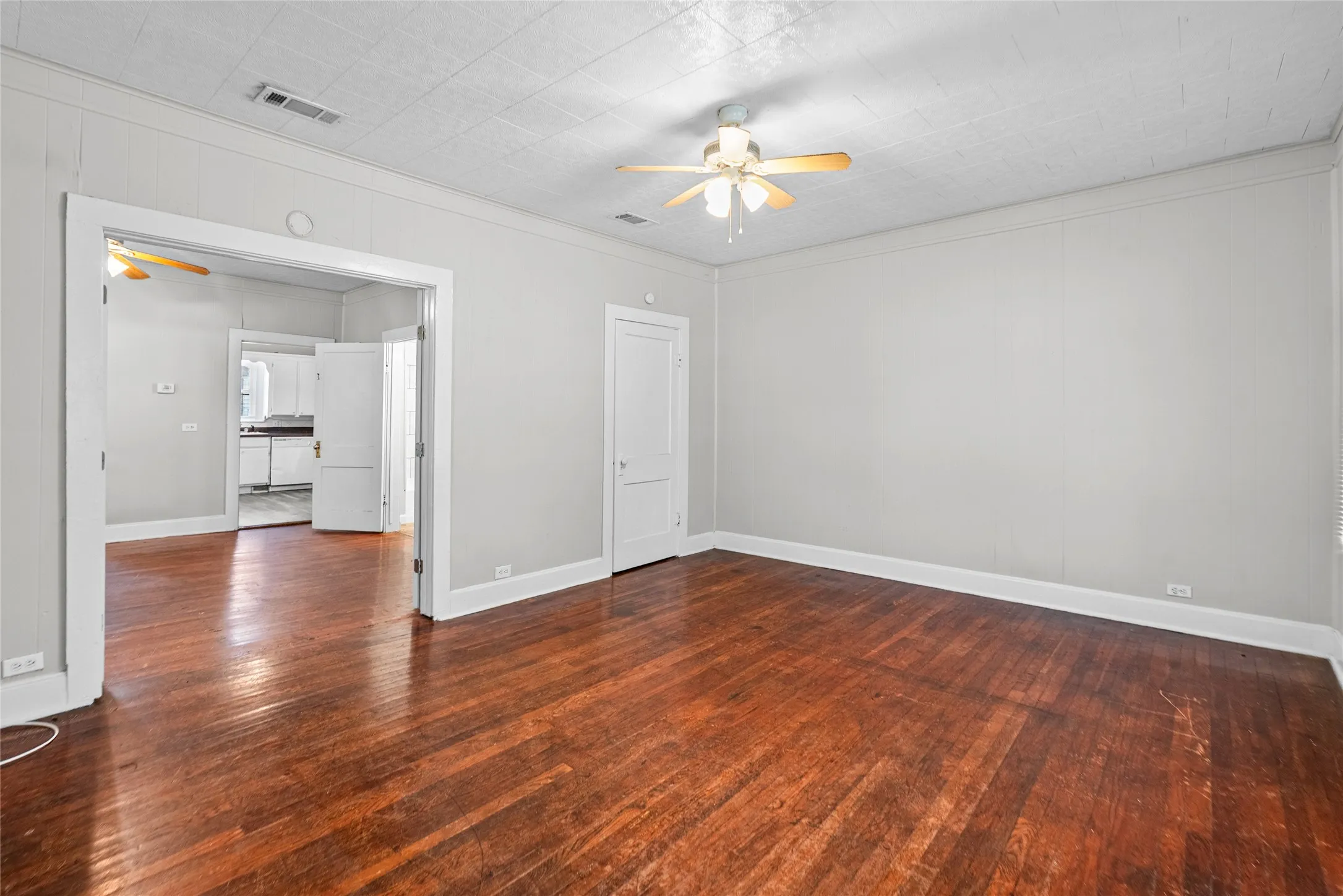 Duplex For Sale in Hunt County , 1406 Sycamore Street, Commerce, Texas 75428, 5 Bedroom, 3 Bathroom, Garage spaces, 0 Sqft, built in 1943, mls#21362014, Real Estate Agent in Commerce, Homes For Sale in Hunt county, Homes For Sale in Commerce, Realtor in Commerce Texas, Real Estate Brokerage Independent Realty Texas, Luminita Cordes Realtor