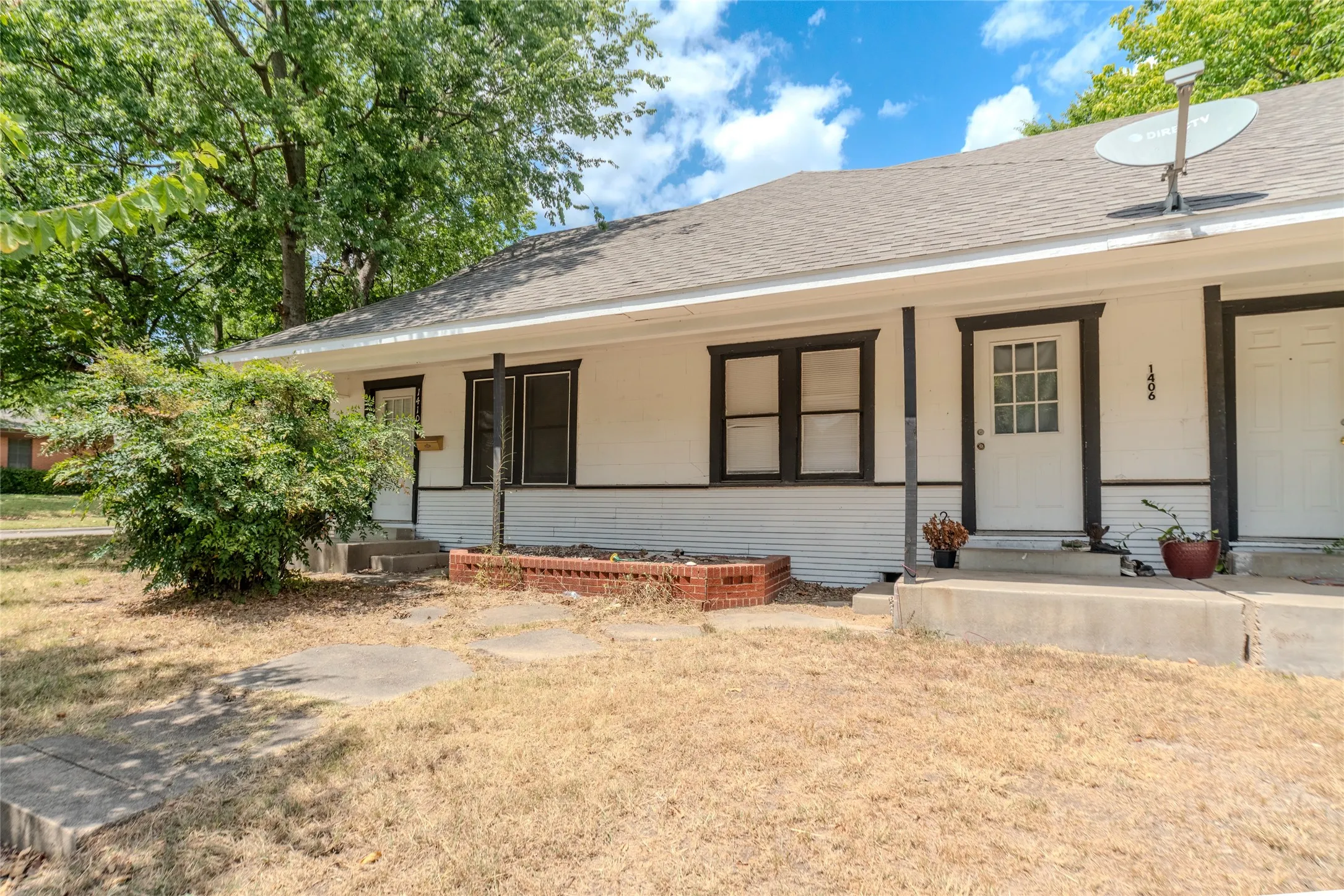 Duplex For Sale in Hunt County , 1406 Sycamore Street, Commerce, Texas 75428, 5 Bedroom, 3 Bathroom, Garage spaces, 0 Sqft, built in 1943, mls#21362014, Real Estate Agent in Commerce, Homes For Sale in Hunt county, Homes For Sale in Commerce, Realtor in Commerce Texas, Real Estate Brokerage Independent Realty Texas, Luminita Cordes Realtor