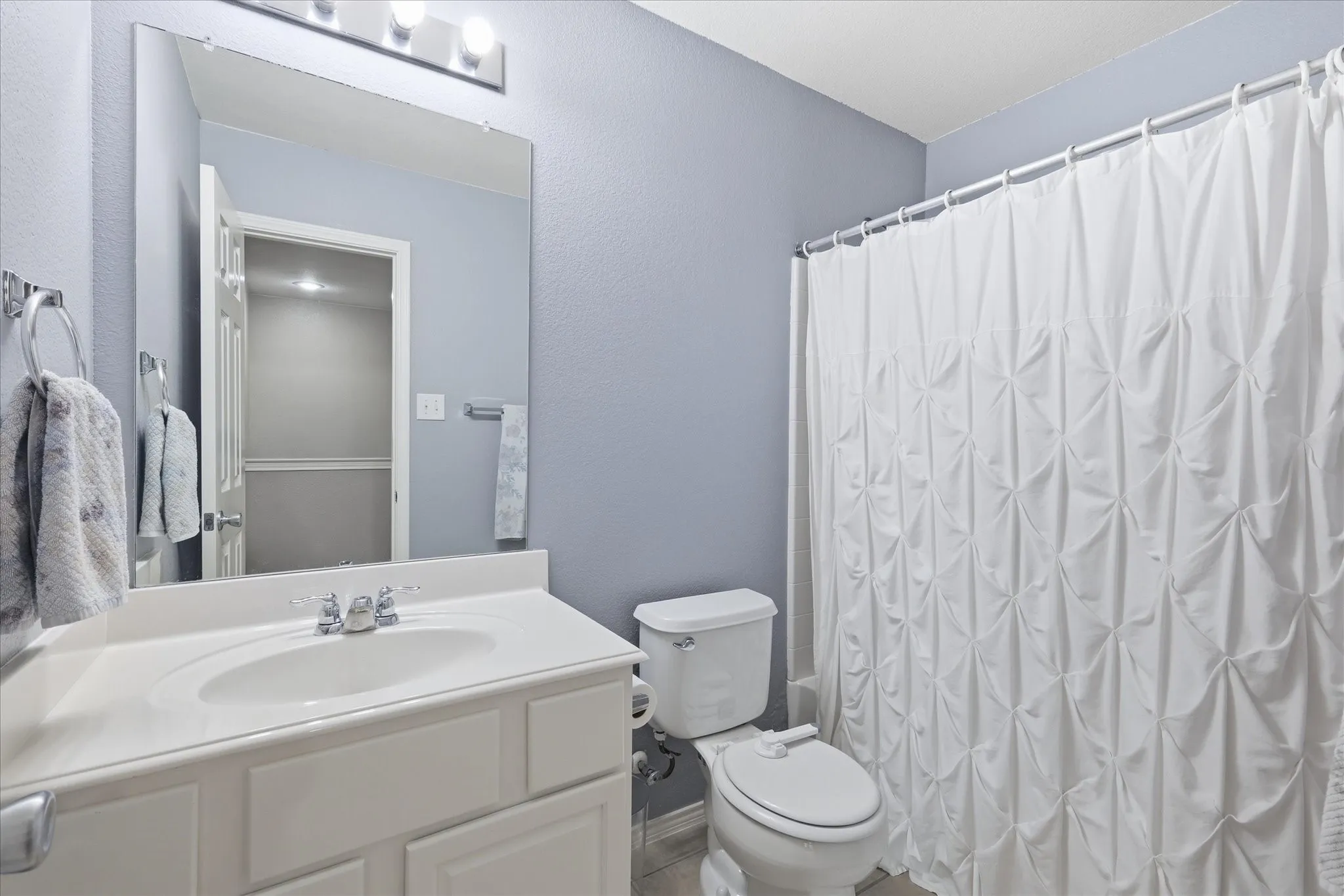Upstairs bathroom #1