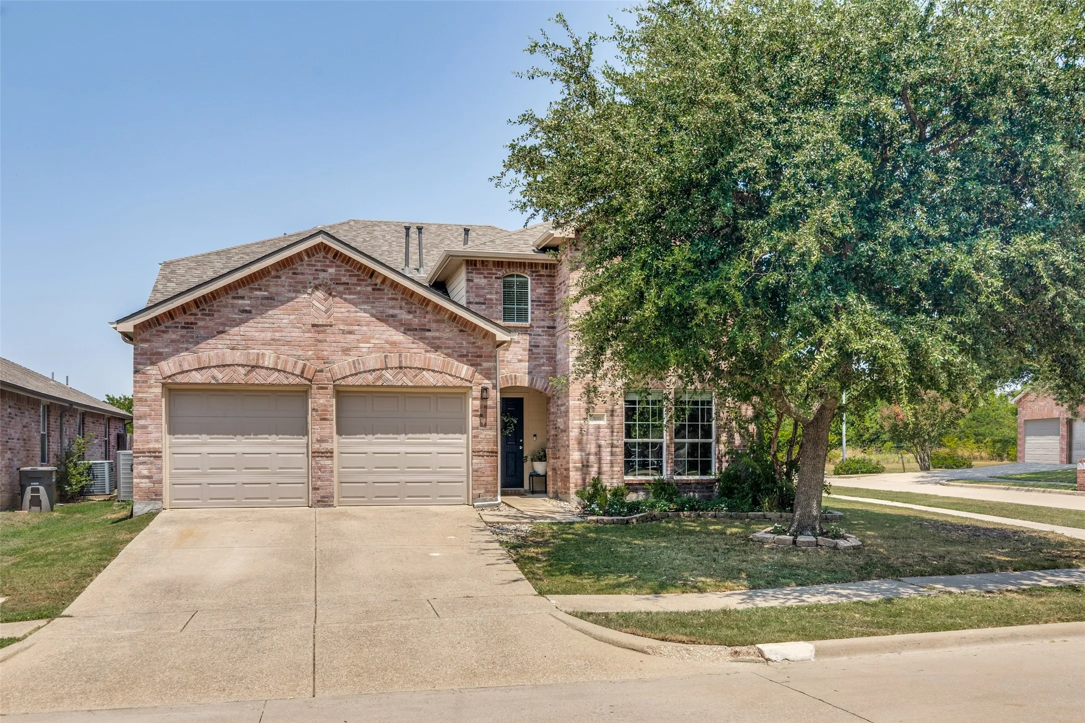 Single Family Residence For Sale in Collin County , 300 Highland Ridge Drive, Wylie, Texas 75098, 5 Bedroom, 4 Bathroom, 2 Garage spaces, 3,120 Sqft, built in 2007, mls#21362609, Real Estate Agent in Wylie, Homes For Sale in Collin county, Homes For Sale in Wylie, Realtor in Wylie Texas, Real Estate Brokerage Independent Realty Texas, Luminita Cordes Realtor