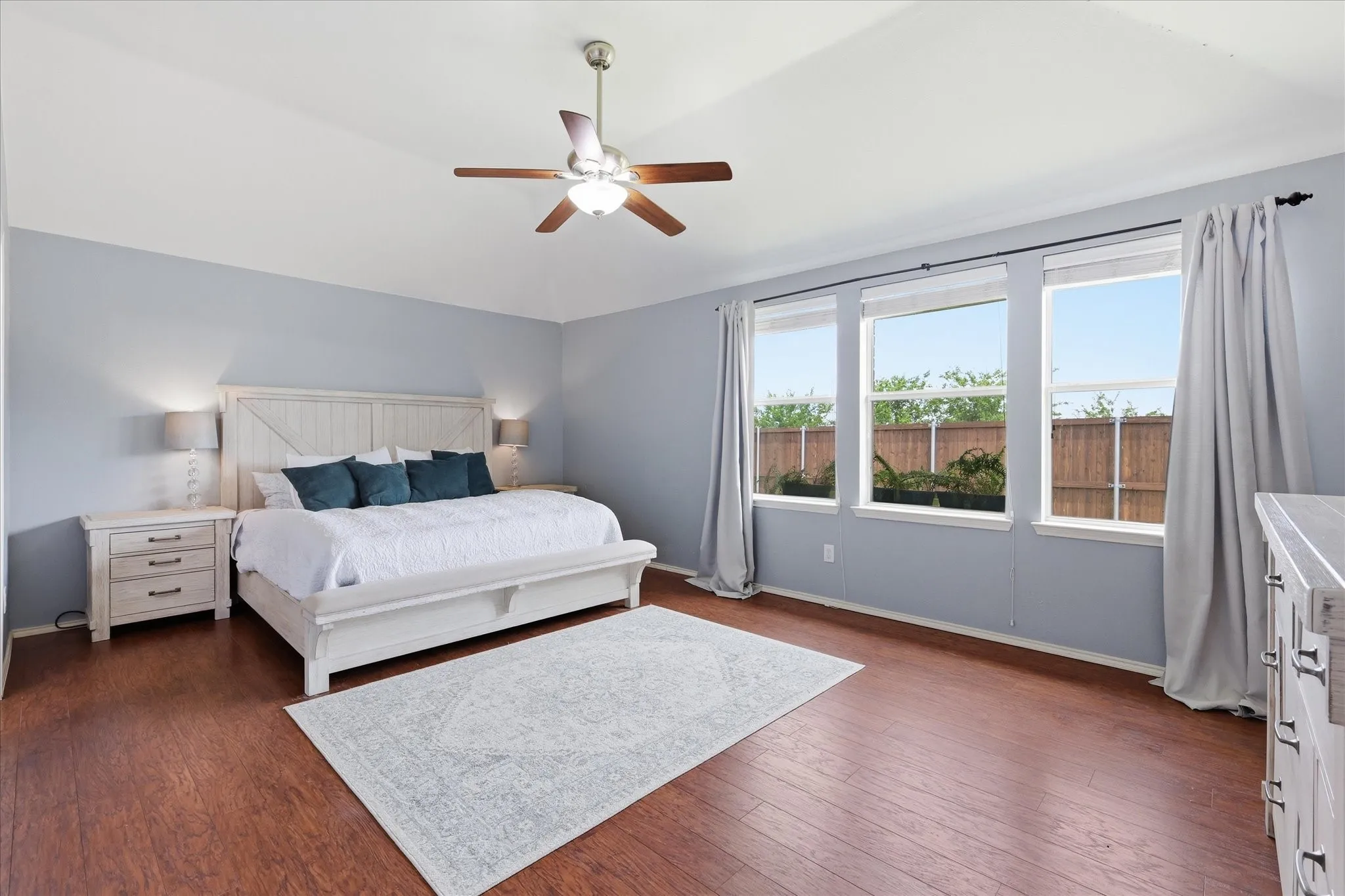 Single Family Residence For Sale in Collin County , 300 Highland Ridge Drive, Wylie, Texas 75098, 5 Bedroom, 4 Bathroom, 2 Garage spaces, 3,120 Sqft, built in 2007, mls#21362609, Real Estate Agent in Wylie, Homes For Sale in Collin county, Homes For Sale in Wylie, Realtor in Wylie Texas, Real Estate Brokerage Independent Realty Texas, Luminita Cordes Realtor
