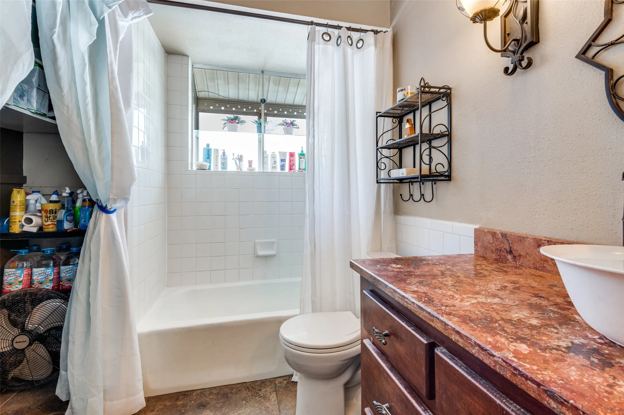 Single Family Residence For Sale in Dallas County , 3722 Devonshire Court W, Irving, Texas 75062, 3 Bedroom, 2 Bathroom, 2 Garage spaces, 1,442 Sqft, built in 1960, mls#21362033, Real Estate Agent in Irving, Homes For Sale in Dallas county, Homes For Sale in Irving, Realtor in Irving Texas, Real Estate Brokerage Independent Realty Texas, Luminita Cordes Realtor