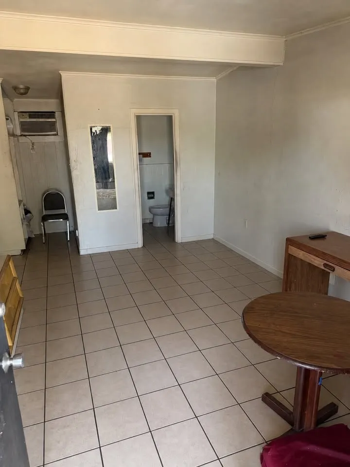 Apartment For Rent in Bowie County , 901 W 7th Street, Texarkana, Texas 75501, 1 Bedroom, 1 Bathroom, Garage spaces, 330 Sqft, built in 1957, Price $600, mls#21362622, Real Estate Agent in Texarkana, Homes For Rent in Bowie county, Homes For Rent in Texarkana, Realtor in Texarkana Texas, Real Estate Brokerage Independent Realty Texas, Luminita Cordes Realtor