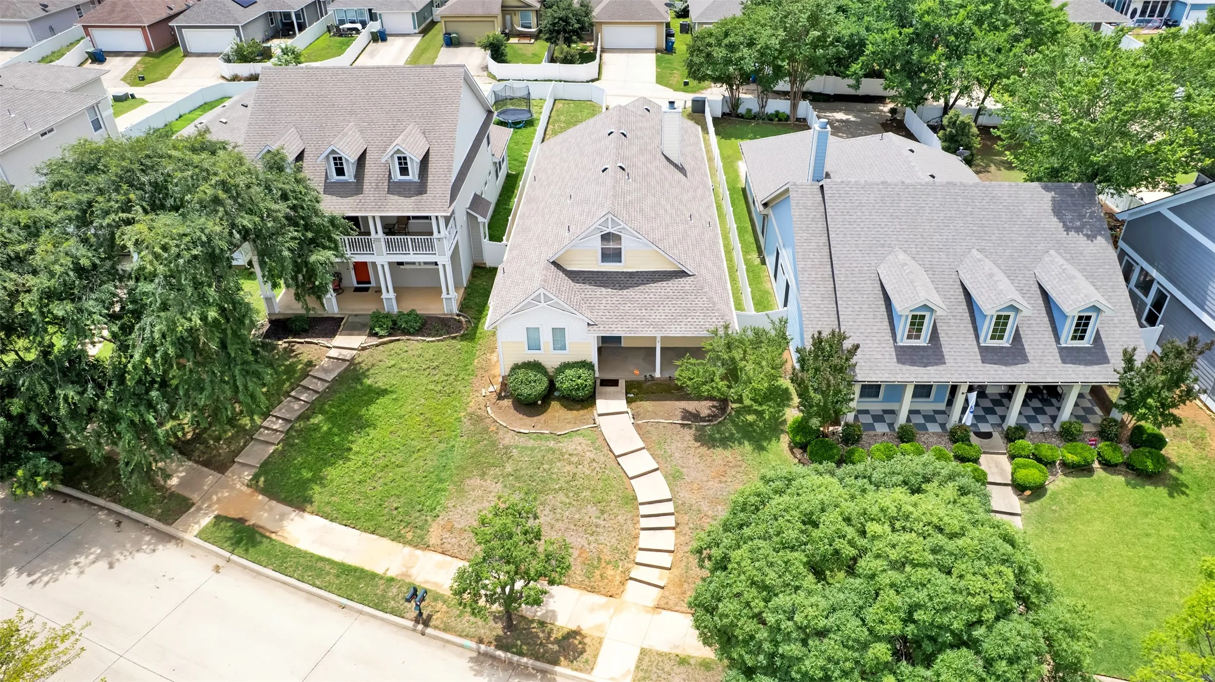 Single Family Residence For Rent in Denton County , 10108 Cherry Hill Lane, Providence Village, Texas 76227, 4 Bedroom, 3 Bathroom, 2 Garage spaces, 2,005 Sqft, built in 2004, mls#21362627, Real Estate Agent in Providence Village, Homes For Rent in Denton county, Homes For Rent in Providence Village, Realtor in Providence Village Texas, Real Estate Brokerage Independent Realty Texas, Luminita Cordes Realtor