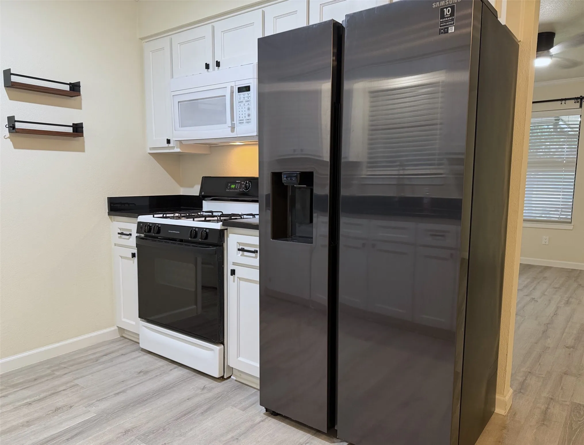 Single Family Residence For Rent in Denton County , 101 Kathryn Drive, Sanger, Texas 76266, 2 Bedroom, 1 Bathroom, 1 Garage spaces, 1,077 Sqft, built in 1982, mls#21362041, Real Estate Agent in Sanger, Homes For Rent in Denton county, Homes For Rent in Sanger, Realtor in Sanger Texas, Real Estate Brokerage Independent Realty Texas, Luminita Cordes Realtor