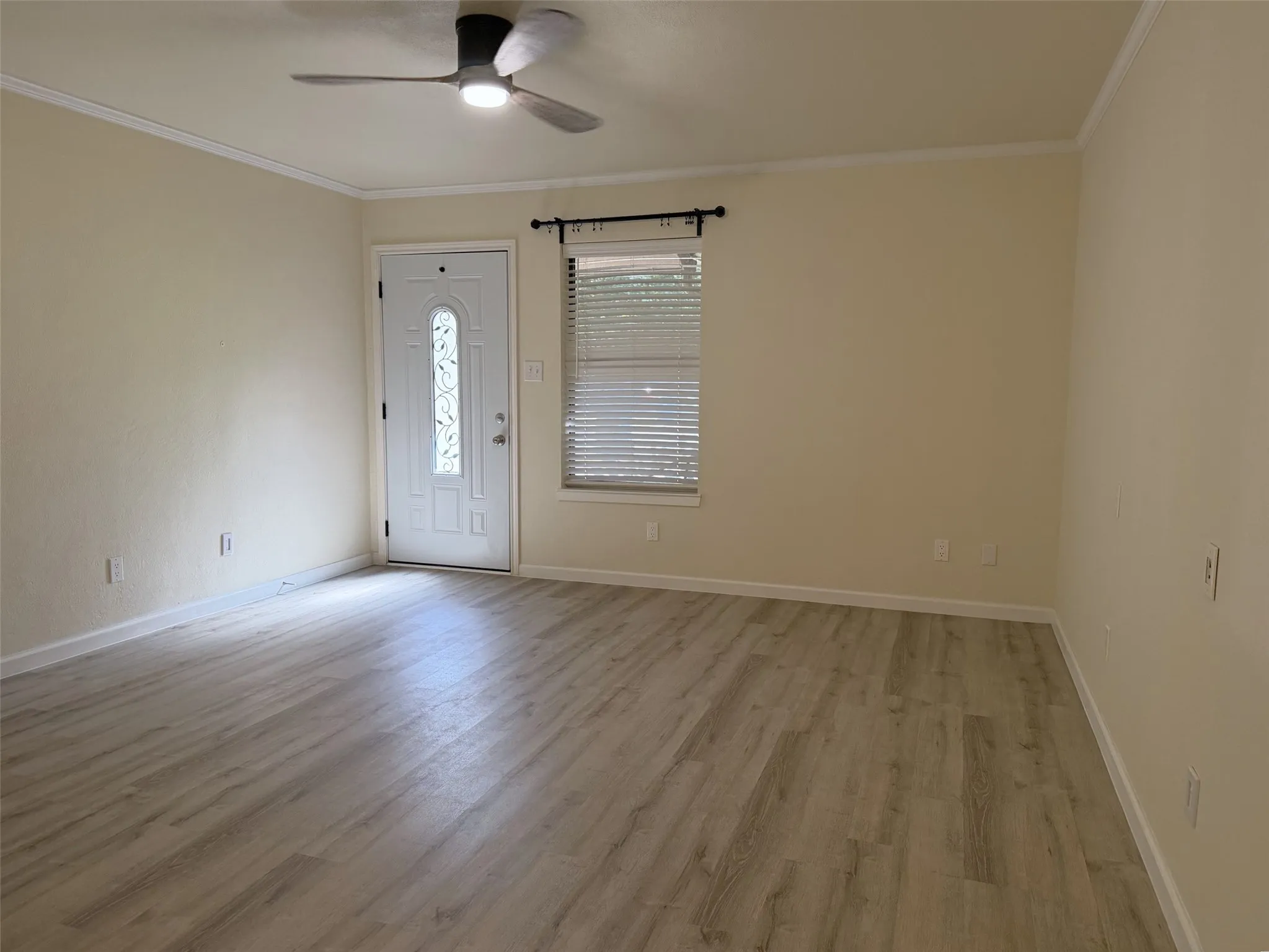Single Family Residence For Rent in Denton County , 101 Kathryn Drive, Sanger, Texas 76266, 2 Bedroom, 1 Bathroom, 1 Garage spaces, 1,077 Sqft, built in 1982, mls#21362041, Real Estate Agent in Sanger, Homes For Rent in Denton county, Homes For Rent in Sanger, Realtor in Sanger Texas, Real Estate Brokerage Independent Realty Texas, Luminita Cordes Realtor