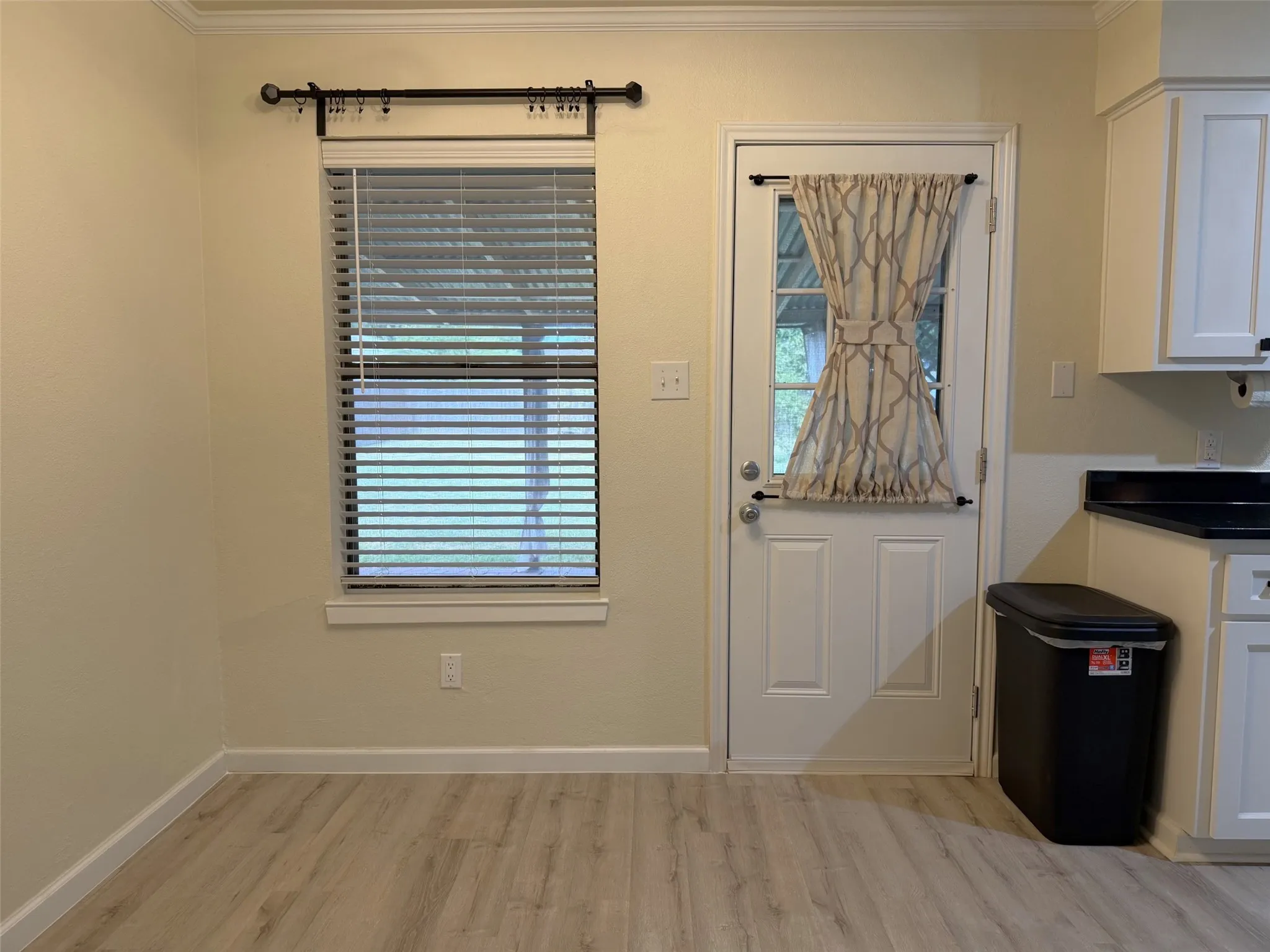 Single Family Residence For Rent in Denton County , 101 Kathryn Drive, Sanger, Texas 76266, 2 Bedroom, 1 Bathroom, 1 Garage spaces, 1,077 Sqft, built in 1982, mls#21362041, Real Estate Agent in Sanger, Homes For Rent in Denton county, Homes For Rent in Sanger, Realtor in Sanger Texas, Real Estate Brokerage Independent Realty Texas, Luminita Cordes Realtor