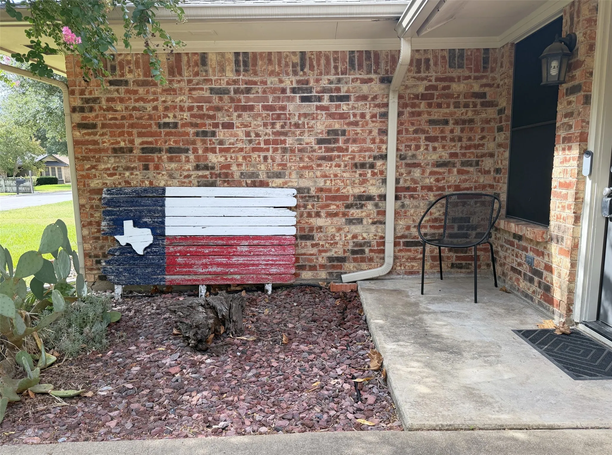 Single Family Residence For Rent in Denton County , 101 Kathryn Drive, Sanger, Texas 76266, 2 Bedroom, 1 Bathroom, 1 Garage spaces, 1,077 Sqft, built in 1982, mls#21362041, Real Estate Agent in Sanger, Homes For Rent in Denton county, Homes For Rent in Sanger, Realtor in Sanger Texas, Real Estate Brokerage Independent Realty Texas, Luminita Cordes Realtor