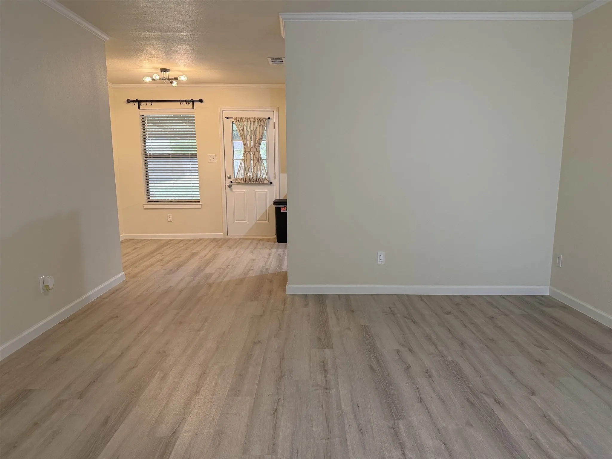 Single Family Residence For Rent in Denton County , 101 Kathryn Drive, Sanger, Texas 76266, 2 Bedroom, 1 Bathroom, 1 Garage spaces, 1,077 Sqft, built in 1982, mls#21362041, Real Estate Agent in Sanger, Homes For Rent in Denton county, Homes For Rent in Sanger, Realtor in Sanger Texas, Real Estate Brokerage Independent Realty Texas, Luminita Cordes Realtor