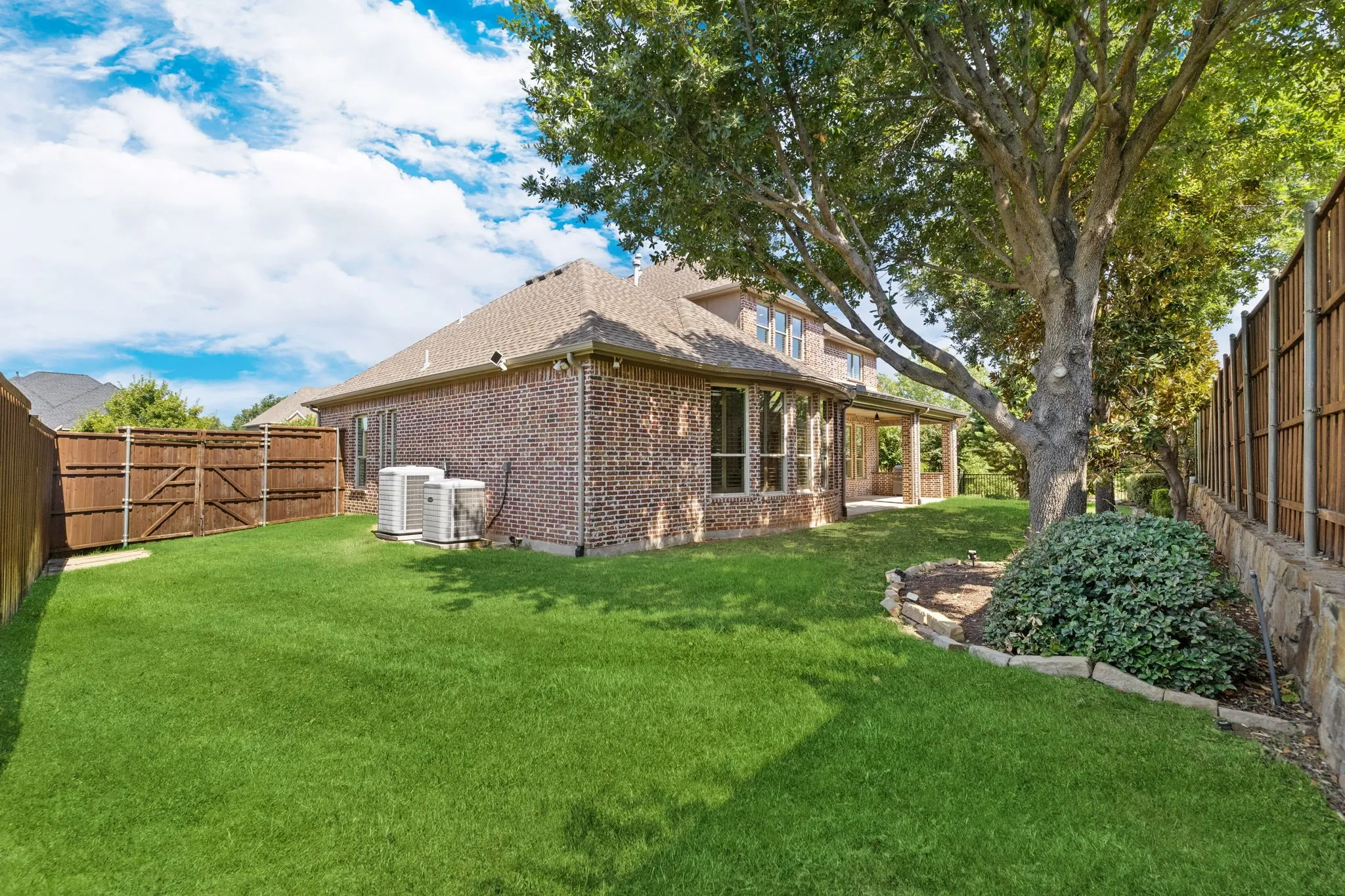 Single Family Residence For Sale in Denton County , 4604 Golden Mew Drive, Carrollton, Texas 75010, 4 Bedroom, 4 Bathroom, 3 Garage spaces, 3,882 Sqft, built in 2010, mls#21362520, Real Estate Agent in Carrollton, Homes For Sale in Denton county, Homes For Sale in Carrollton, Realtor in Carrollton Texas, Real Estate Brokerage Independent Realty Texas, Luminita Cordes Realtor