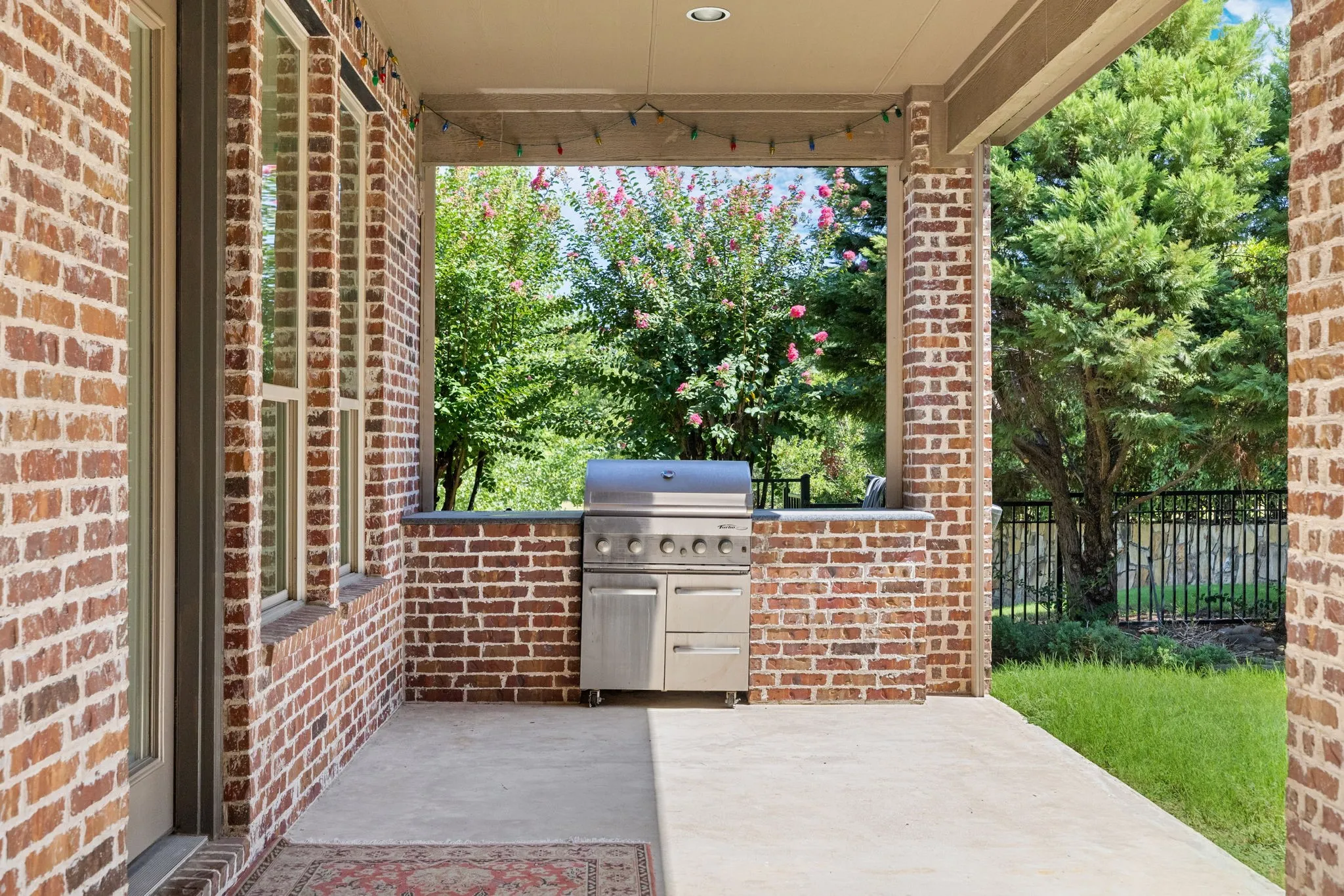 Single Family Residence For Sale in Denton County , 4604 Golden Mew Drive, Carrollton, Texas 75010, 4 Bedroom, 4 Bathroom, 3 Garage spaces, 3,882 Sqft, built in 2010, mls#21362520, Real Estate Agent in Carrollton, Homes For Sale in Denton county, Homes For Sale in Carrollton, Realtor in Carrollton Texas, Real Estate Brokerage Independent Realty Texas, Luminita Cordes Realtor