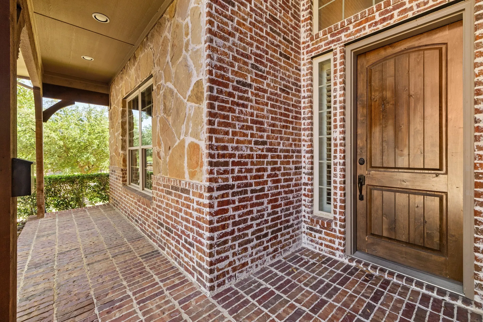 Single Family Residence For Sale in Denton County , 4604 Golden Mew Drive, Carrollton, Texas 75010, 4 Bedroom, 4 Bathroom, 3 Garage spaces, 3,882 Sqft, built in 2010, mls#21362520, Real Estate Agent in Carrollton, Homes For Sale in Denton county, Homes For Sale in Carrollton, Realtor in Carrollton Texas, Real Estate Brokerage Independent Realty Texas, Luminita Cordes Realtor