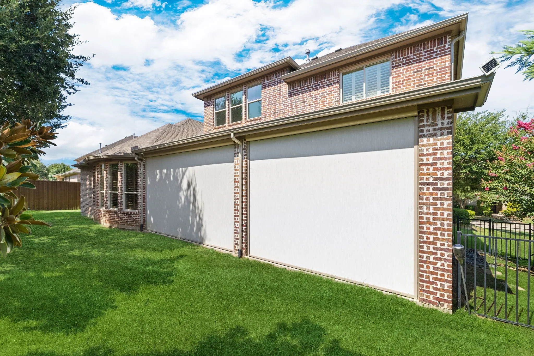 Single Family Residence For Sale in Denton County , 4604 Golden Mew Drive, Carrollton, Texas 75010, 4 Bedroom, 4 Bathroom, 3 Garage spaces, 3,882 Sqft, built in 2010, mls#21362520, Real Estate Agent in Carrollton, Homes For Sale in Denton county, Homes For Sale in Carrollton, Realtor in Carrollton Texas, Real Estate Brokerage Independent Realty Texas, Luminita Cordes Realtor