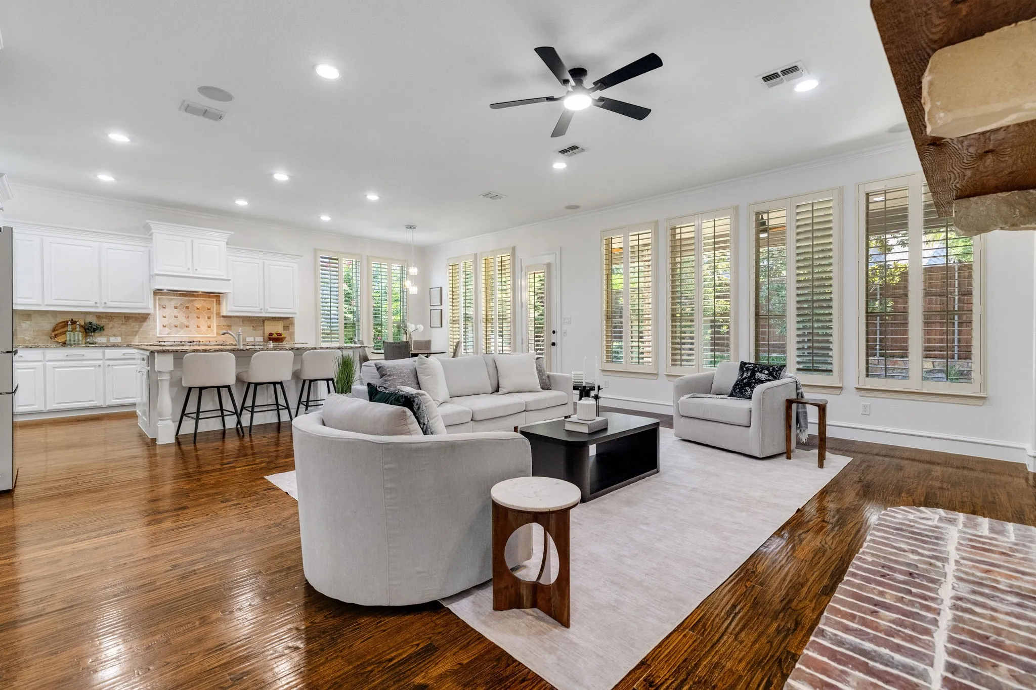 Single Family Residence For Sale in Denton County , 4604 Golden Mew Drive, Carrollton, Texas 75010, 4 Bedroom, 4 Bathroom, 3 Garage spaces, 3,882 Sqft, built in 2010, mls#21362520, Real Estate Agent in Carrollton, Homes For Sale in Denton county, Homes For Sale in Carrollton, Realtor in Carrollton Texas, Real Estate Brokerage Independent Realty Texas, Luminita Cordes Realtor