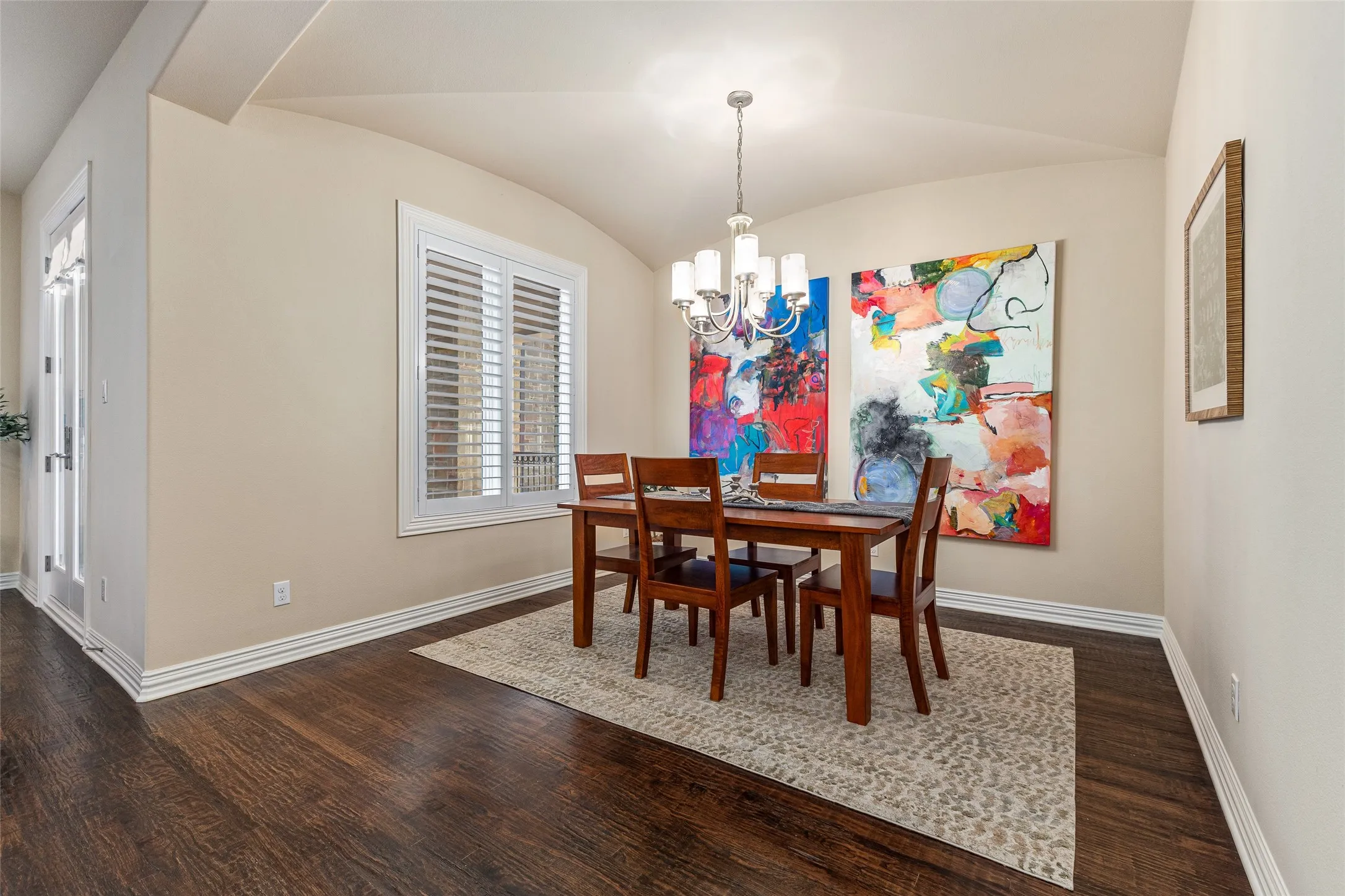 Condominium For Sale in Dallas County , 2811 Hood Street E, Dallas, Texas 75219, 2 Bedroom, 3 Bathroom, 2 Garage spaces, 1,779 Sqft, built in 2011, mls#21361604, Real Estate Agent in Dallas, Homes For Sale in Dallas county, Homes For Sale in Dallas, Realtor in Dallas Texas, Real Estate Brokerage Independent Realty Texas, Luminita Cordes Realtor