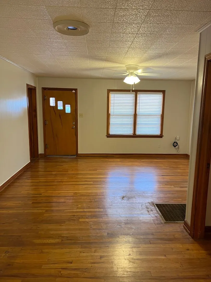 Single Family Residence For Rent in Nolan County , 1623 Woodruff Lane, Sweetwater, Texas 79556, 3 Bedroom, 2 Bathroom, Garage spaces, 1,259 Sqft, built in 1956, mls#21362636, Real Estate Agent in Sweetwater, Homes For Rent in Nolan county, Homes For Rent in Sweetwater, Realtor in Sweetwater Texas, Real Estate Brokerage Independent Realty Texas, Luminita Cordes Realtor