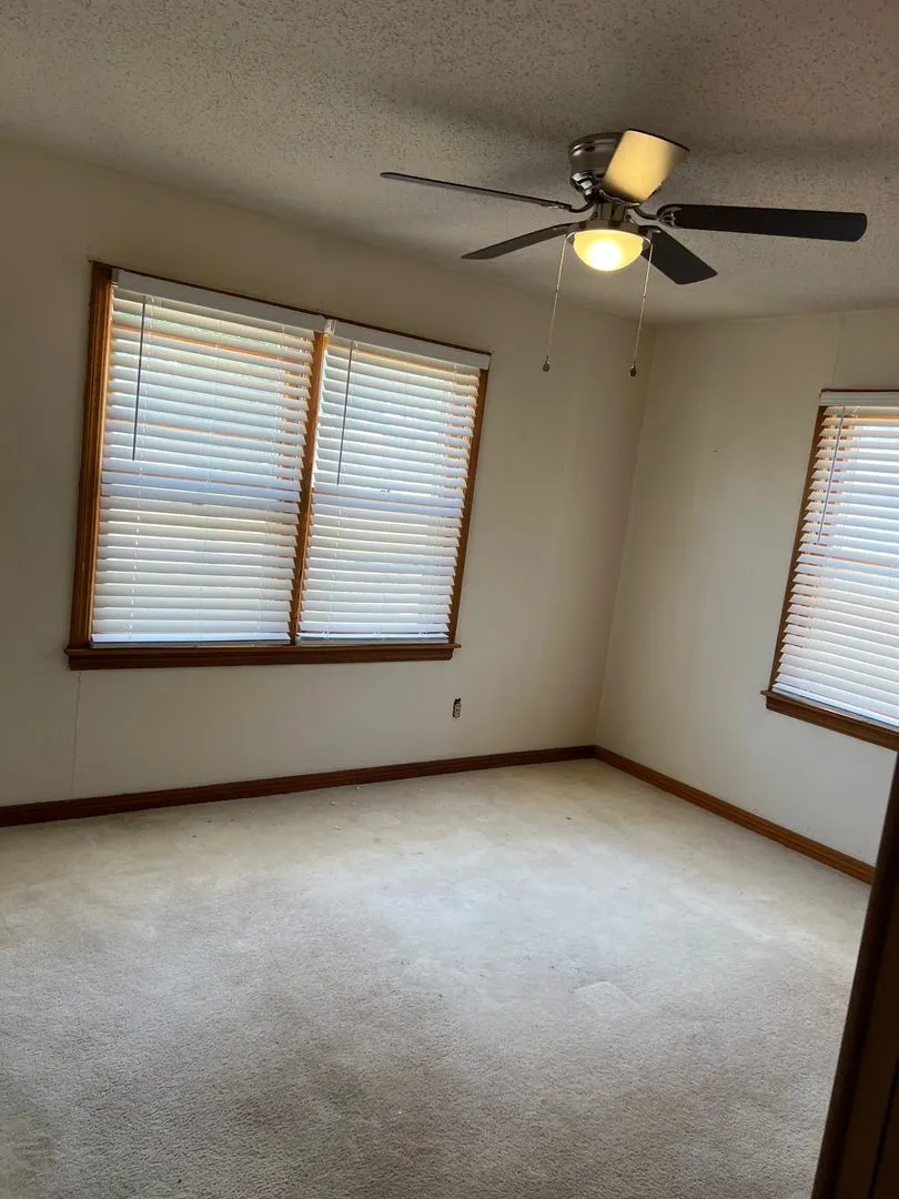 Single Family Residence For Rent in Nolan County , 1623 Woodruff Lane, Sweetwater, Texas 79556, 3 Bedroom, 2 Bathroom, Garage spaces, 1,259 Sqft, built in 1956, mls#21362636, Real Estate Agent in Sweetwater, Homes For Rent in Nolan county, Homes For Rent in Sweetwater, Realtor in Sweetwater Texas, Real Estate Brokerage Independent Realty Texas, Luminita Cordes Realtor