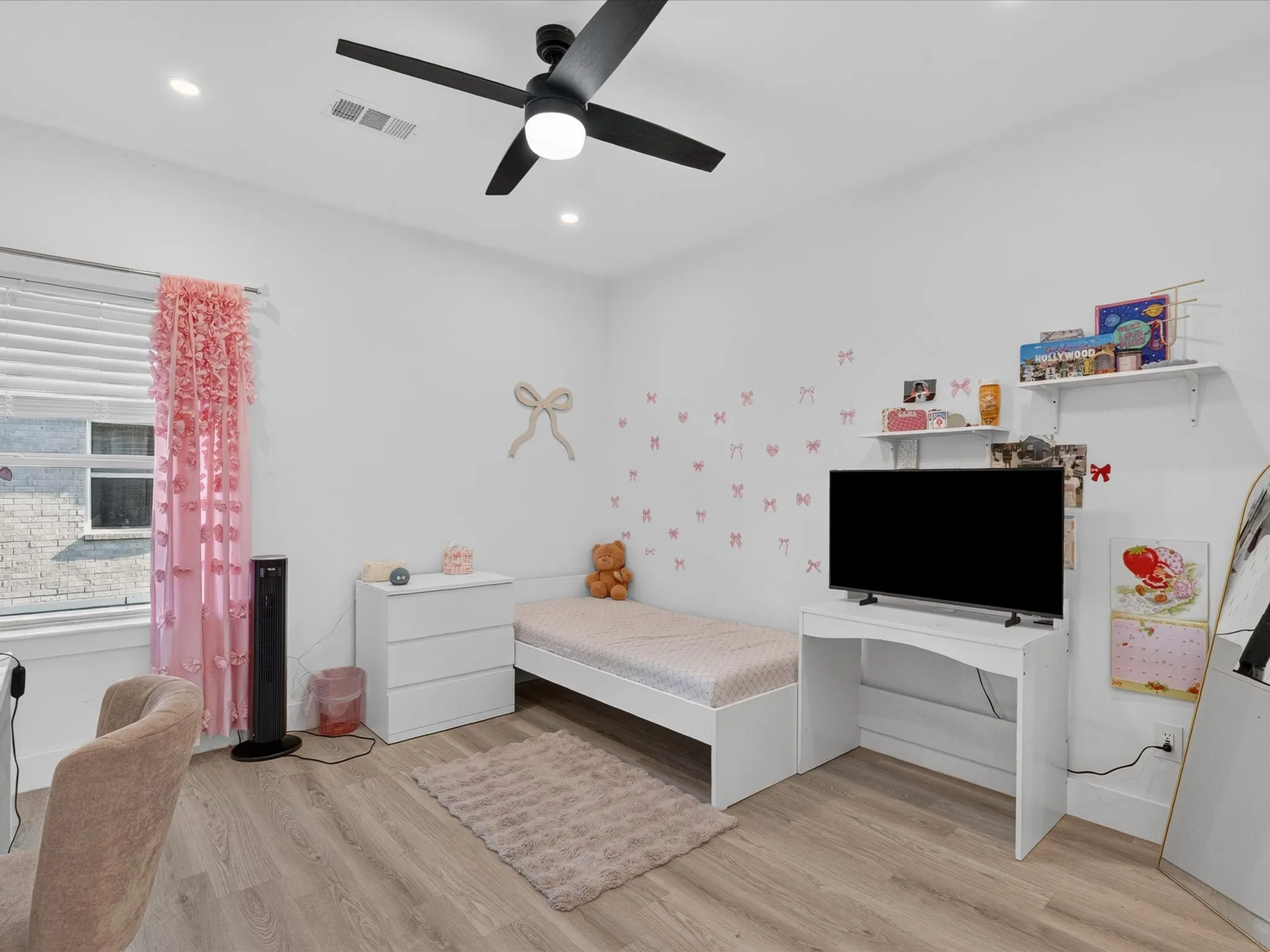 Single Family Residence For Sale in Denton County , 12736 Possum Kingdom Drive, Frisco, Texas 75033, 5 Bedroom, 6 Bathroom, 3 Garage spaces, 4,396 Sqft, built in 2017, mls#21362468, Real Estate Agent in Frisco, Homes For Sale in Denton county, Homes For Sale in Frisco, Realtor in Frisco Texas, Real Estate Brokerage Independent Realty Texas, Luminita Cordes Realtor