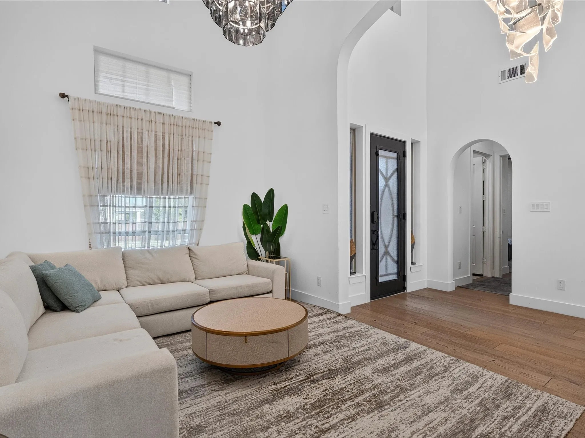 Single Family Residence For Sale in Denton County , 12736 Possum Kingdom Drive, Frisco, Texas 75033, 5 Bedroom, 6 Bathroom, 3 Garage spaces, 4,396 Sqft, built in 2017, mls#21362468, Real Estate Agent in Frisco, Homes For Sale in Denton county, Homes For Sale in Frisco, Realtor in Frisco Texas, Real Estate Brokerage Independent Realty Texas, Luminita Cordes Realtor