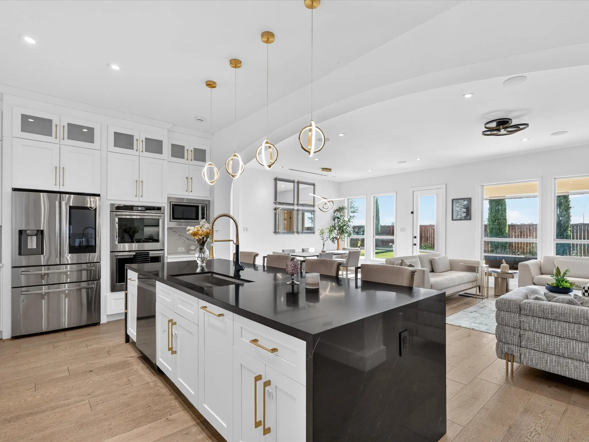 Single Family Residence For Sale in Denton County , 12736 Possum Kingdom Drive, Frisco, Texas 75033, 5 Bedroom, 6 Bathroom, 3 Garage spaces, 4,396 Sqft, built in 2017, mls#21362468, Real Estate Agent in Frisco, Homes For Sale in Denton county, Homes For Sale in Frisco, Realtor in Frisco Texas, Real Estate Brokerage Independent Realty Texas, Luminita Cordes Realtor
