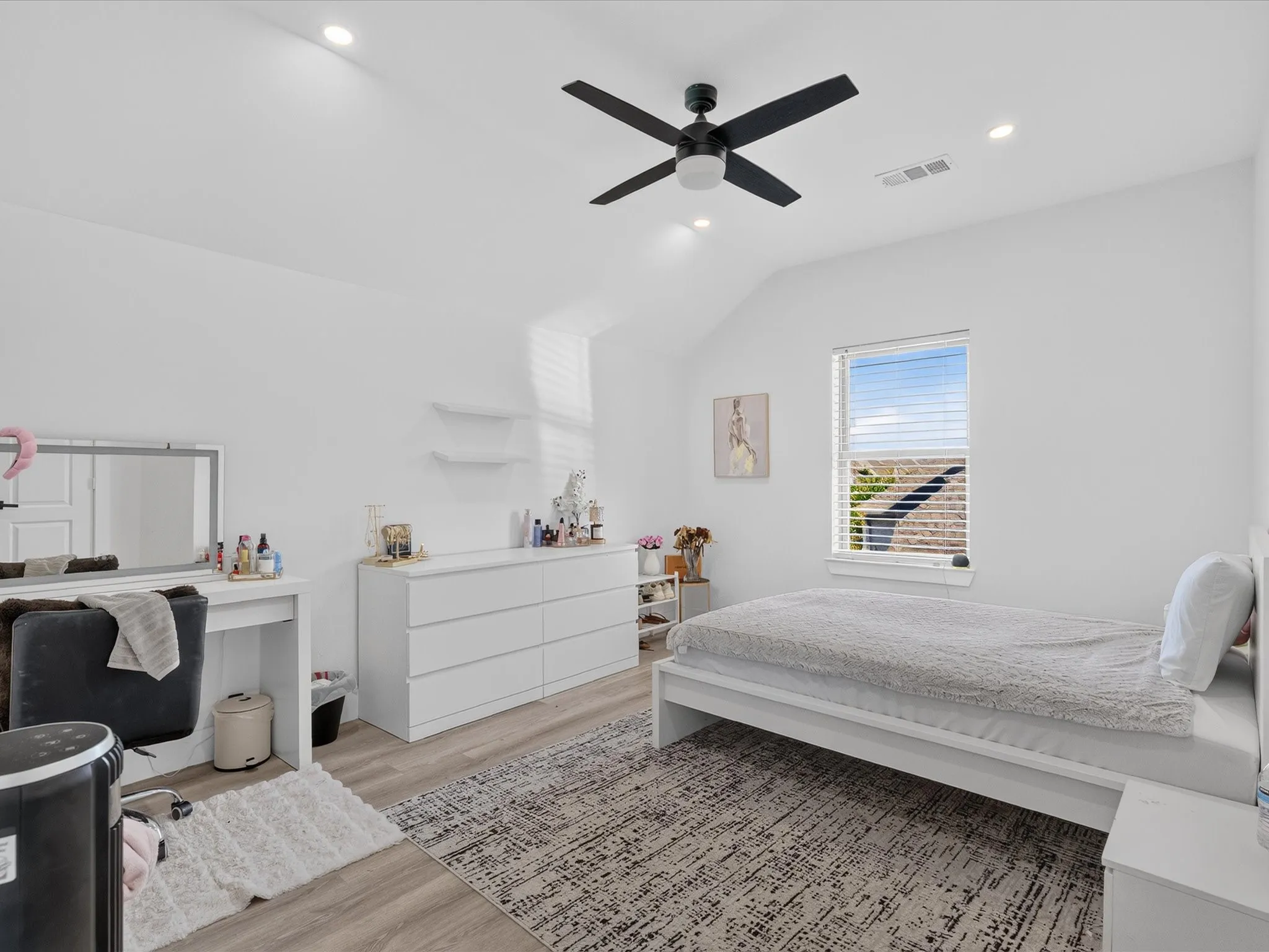 Single Family Residence For Sale in Denton County , 12736 Possum Kingdom Drive, Frisco, Texas 75033, 5 Bedroom, 6 Bathroom, 3 Garage spaces, 4,396 Sqft, built in 2017, mls#21362468, Real Estate Agent in Frisco, Homes For Sale in Denton county, Homes For Sale in Frisco, Realtor in Frisco Texas, Real Estate Brokerage Independent Realty Texas, Luminita Cordes Realtor