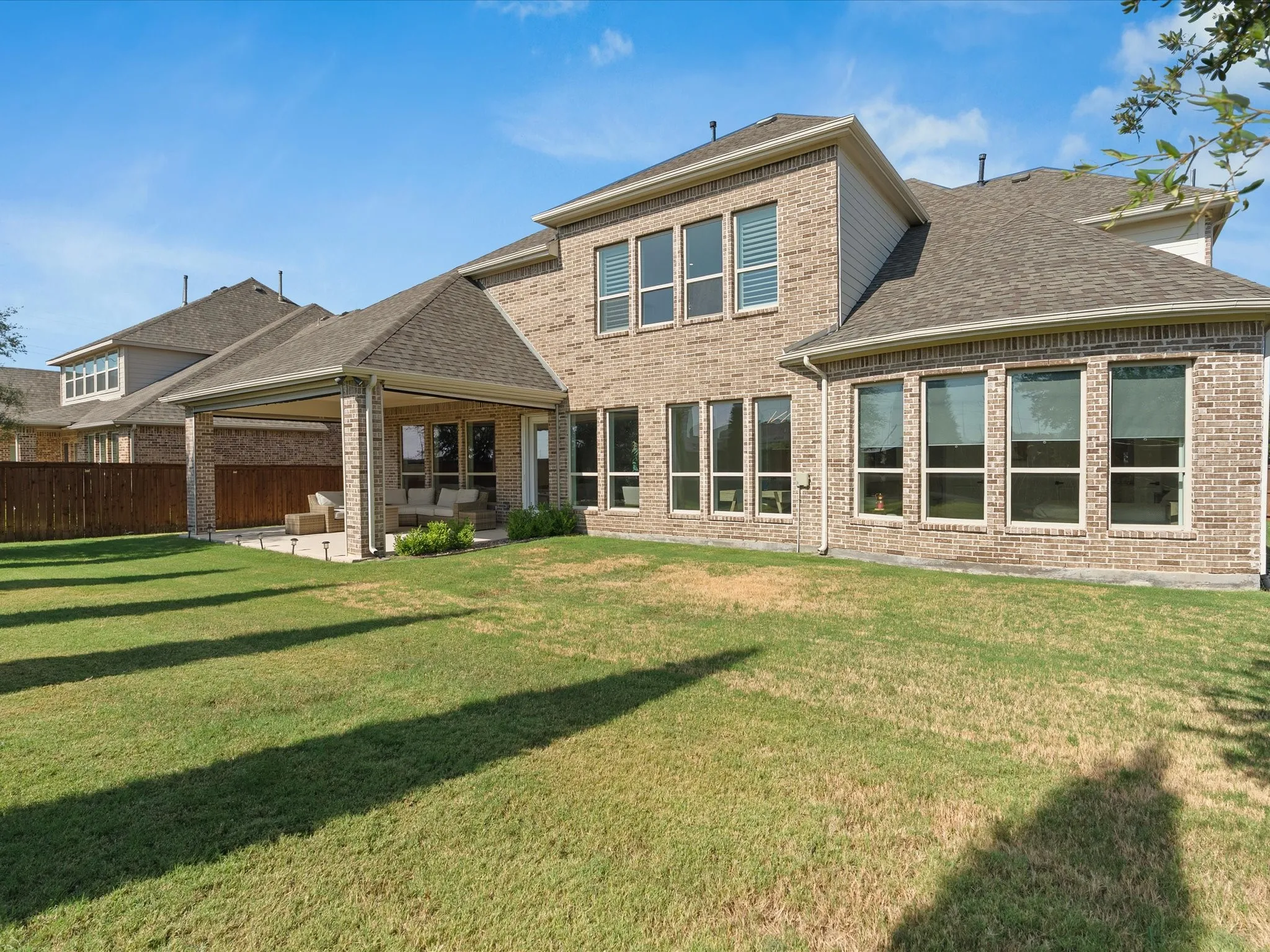 Single Family Residence For Sale in Denton County , 12736 Possum Kingdom Drive, Frisco, Texas 75033, 5 Bedroom, 6 Bathroom, 3 Garage spaces, 4,396 Sqft, built in 2017, mls#21362468, Real Estate Agent in Frisco, Homes For Sale in Denton county, Homes For Sale in Frisco, Realtor in Frisco Texas, Real Estate Brokerage Independent Realty Texas, Luminita Cordes Realtor