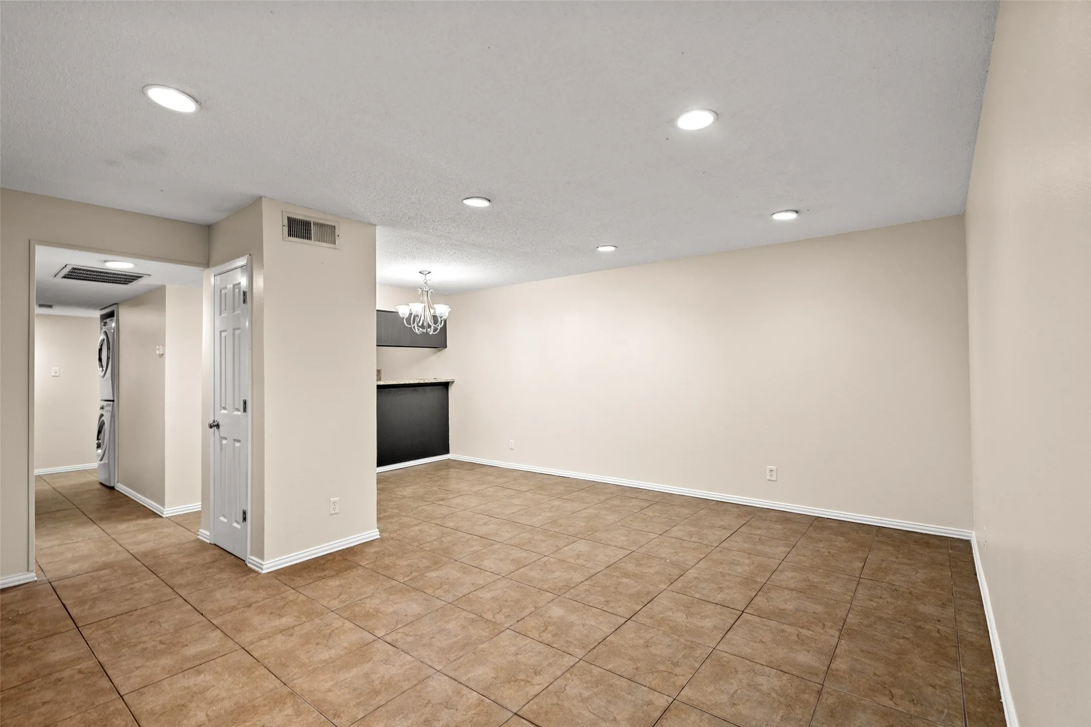 Condominium For Sale in Dallas County , 5903 Harvest Hill Road 2074, Dallas, Texas 75230, 2 Bedroom, 2 Bathroom, Garage spaces, 1,026 Sqft, built in 1970, mls#21362640, Real Estate Agent in Dallas, Homes For Sale in Dallas county, Homes For Sale in Dallas, Realtor in Dallas Texas, Real Estate Brokerage Independent Realty Texas, Luminita Cordes Realtor