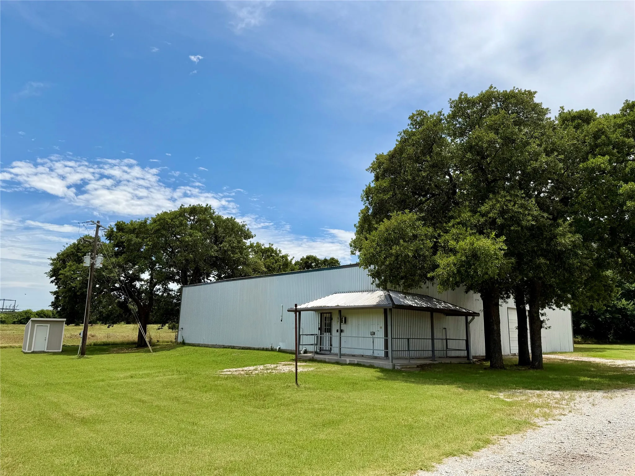 Warehouse For Sale in Montague County , 533 Redbird Lane, Bowie, Texas 76230, 0, 0, Garage spaces, 6,000 Sqft, built in 2005, mls#21361243, Real Estate Agent in Bowie, Homes For Sale in Montague county, Homes For Sale in Bowie, Realtor in Bowie Texas, Real Estate Brokerage Independent Realty Texas, Luminita Cordes Realtor