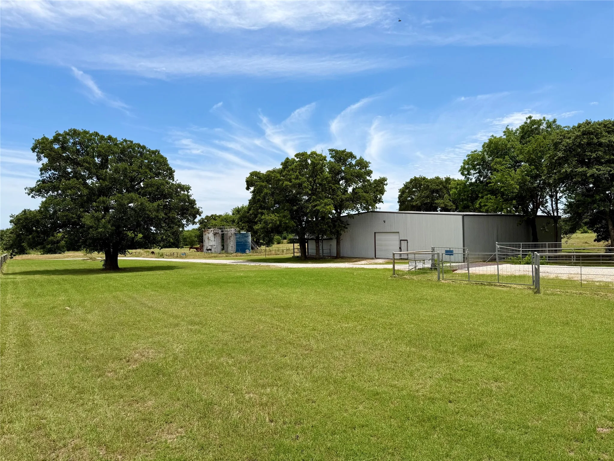Warehouse For Sale in Montague County , 533 Redbird Lane, Bowie, Texas 76230, 0, 0, Garage spaces, 6,000 Sqft, built in 2005, mls#21361243, Real Estate Agent in Bowie, Homes For Sale in Montague county, Homes For Sale in Bowie, Realtor in Bowie Texas, Real Estate Brokerage Independent Realty Texas, Luminita Cordes Realtor