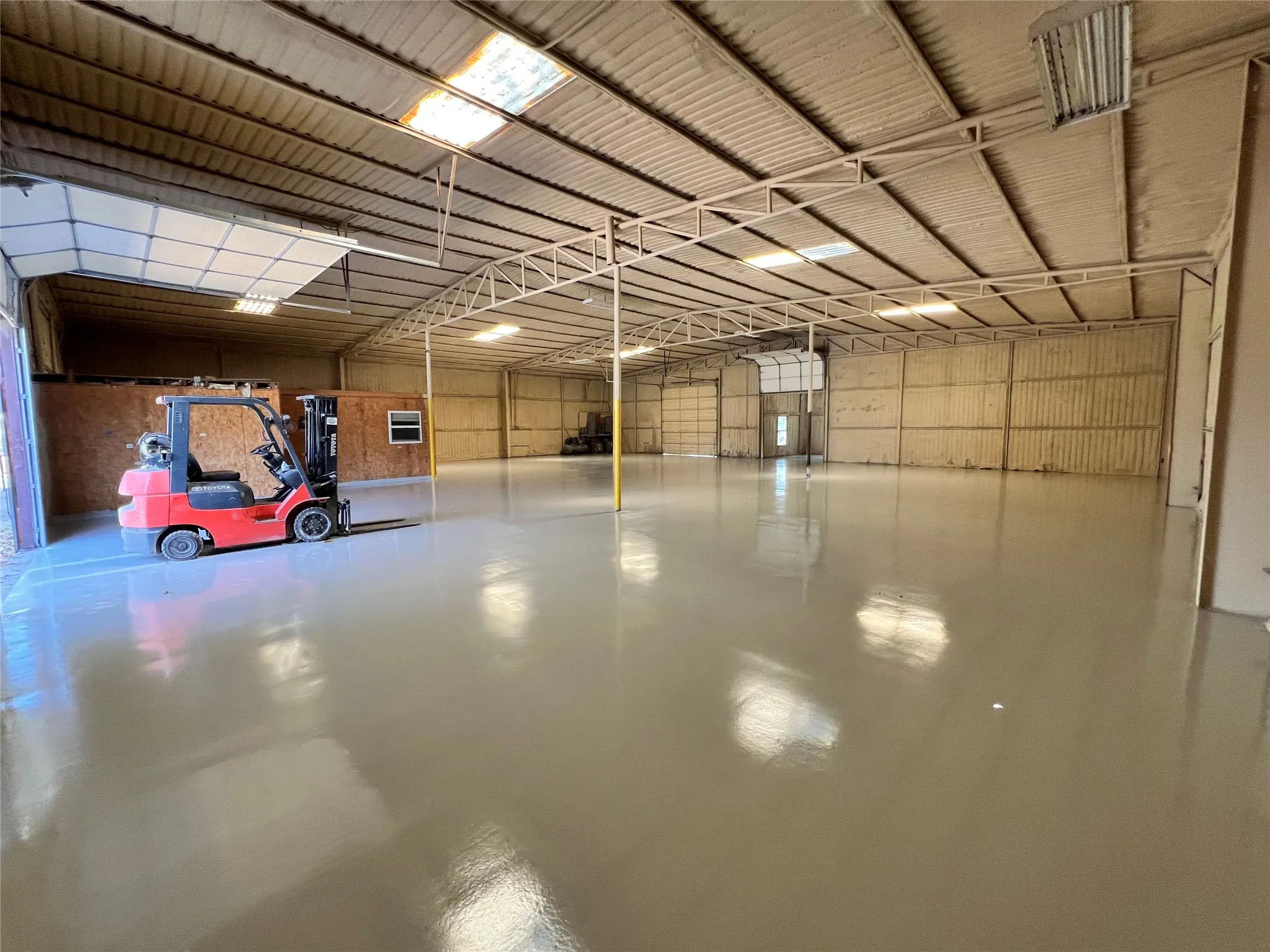 Warehouse For Sale in Montague County , 533 Redbird Lane, Bowie, Texas 76230, 0, 0, Garage spaces, 6,000 Sqft, built in 2005, mls#21361243, Real Estate Agent in Bowie, Homes For Sale in Montague county, Homes For Sale in Bowie, Realtor in Bowie Texas, Real Estate Brokerage Independent Realty Texas, Luminita Cordes Realtor