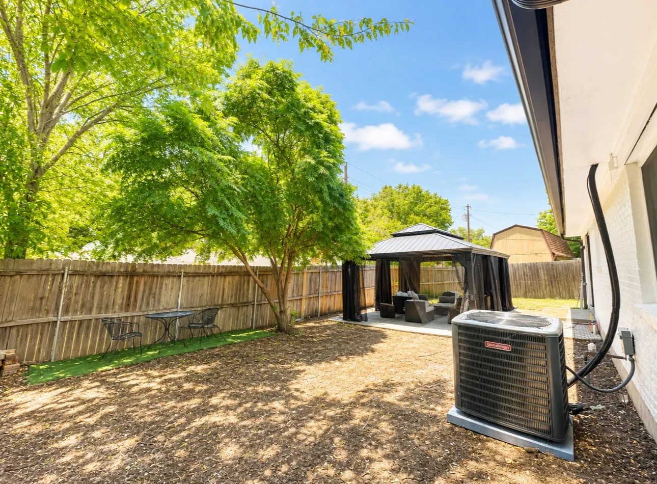 Single Family Residence For Sale in Dallas County , 4142 Victoria Street, Irving, Texas 75062, 3 Bedroom, 2 Bathroom, 2 Garage spaces, 1,422 Sqft, built in 1966, mls#21361156, Real Estate Agent in Irving, Homes For Sale in Dallas county, Homes For Sale in Irving, Realtor in Irving Texas, Real Estate Brokerage Independent Realty Texas, Luminita Cordes Realtor