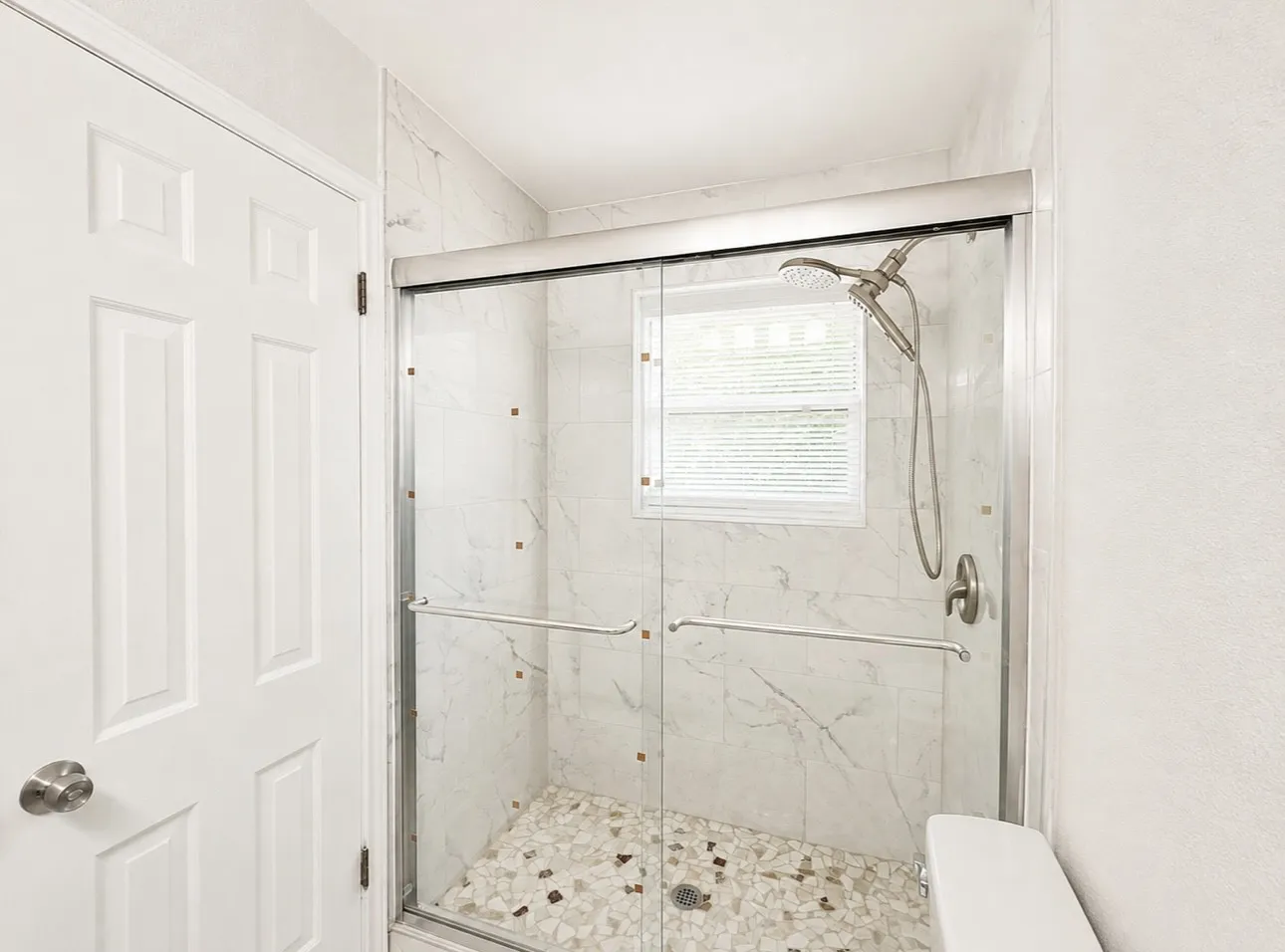 Single Family Residence For Sale in Dallas County , 4142 Victoria Street, Irving, Texas 75062, 3 Bedroom, 2 Bathroom, 2 Garage spaces, 1,422 Sqft, built in 1966, mls#21361156, Real Estate Agent in Irving, Homes For Sale in Dallas county, Homes For Sale in Irving, Realtor in Irving Texas, Real Estate Brokerage Independent Realty Texas, Luminita Cordes Realtor