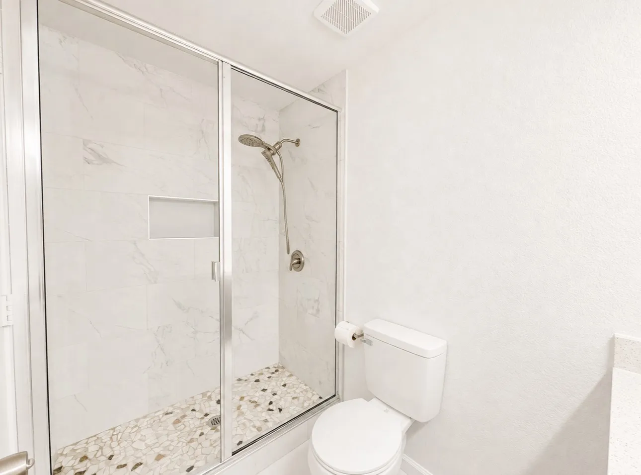 Single Family Residence For Sale in Dallas County , 4142 Victoria Street, Irving, Texas 75062, 3 Bedroom, 2 Bathroom, 2 Garage spaces, 1,422 Sqft, built in 1966, mls#21361156, Real Estate Agent in Irving, Homes For Sale in Dallas county, Homes For Sale in Irving, Realtor in Irving Texas, Real Estate Brokerage Independent Realty Texas, Luminita Cordes Realtor