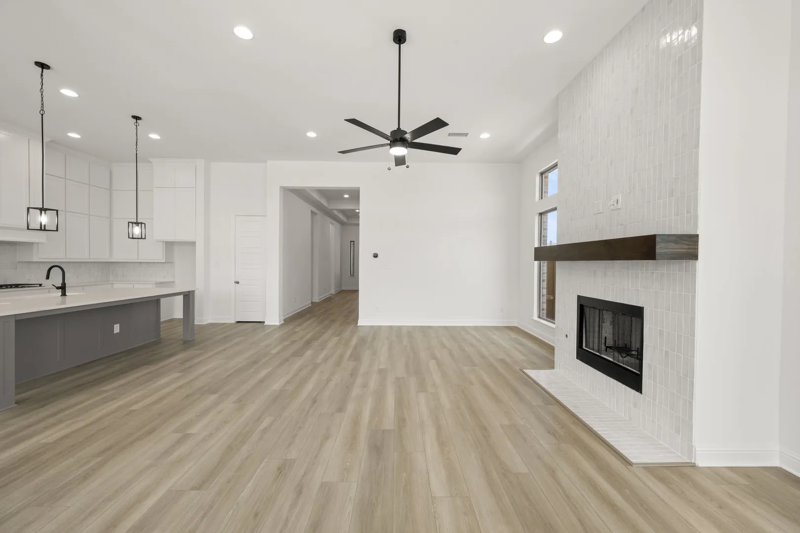 3254 Jersey- Living Room-2