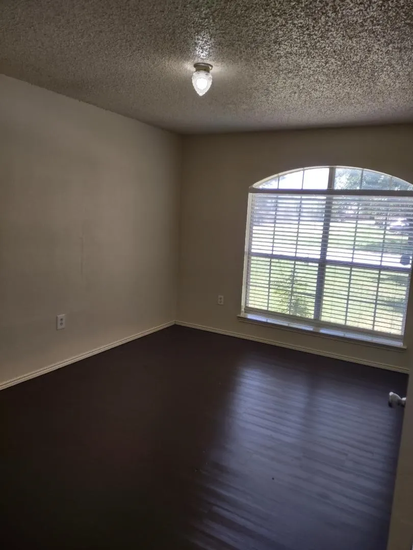 Single Family Residence For Rent in Tarrant County , 500 Fort Worth Street, Mansfield, Texas 76063, 4 Bedroom, 2 Bathroom, 2 Garage spaces, 1,651 Sqft, built in 1996, mls#21362644, Real Estate Agent in Mansfield, Homes For Rent in Tarrant county, Homes For Rent in Mansfield, Realtor in Mansfield Texas, Real Estate Brokerage Independent Realty Texas, Luminita Cordes Realtor